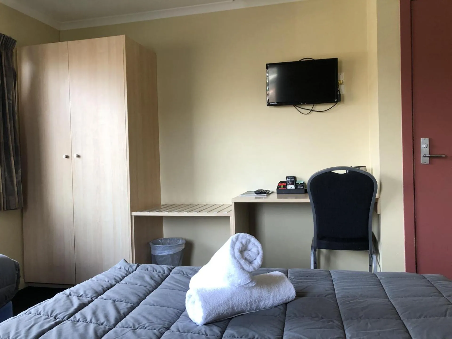 Bed in Pinewood Queenstown