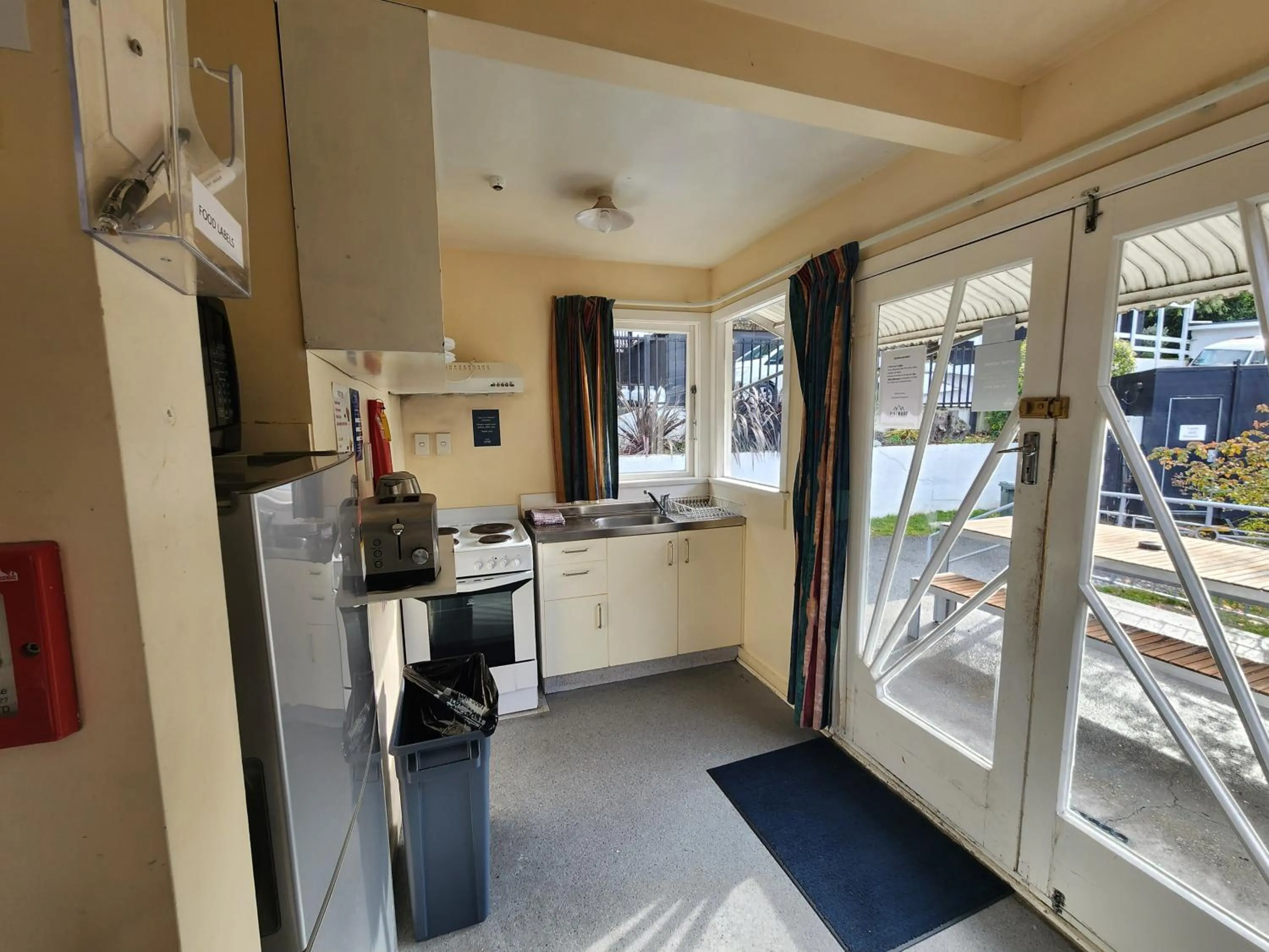 Kitchen or kitchenette in Pinewood Queenstown