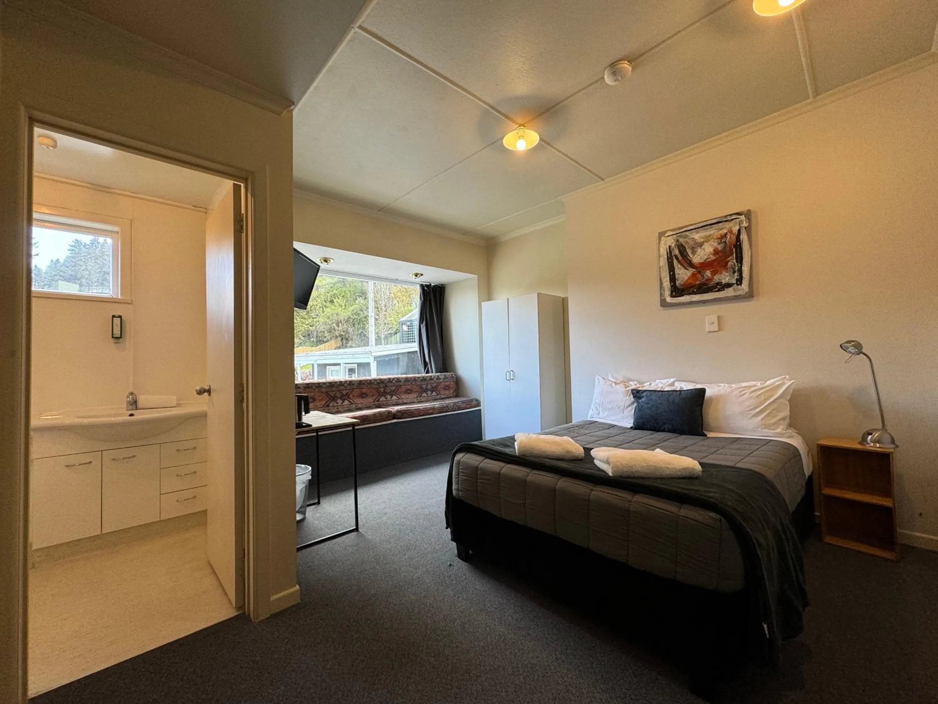 Bed in Pinewood Queenstown