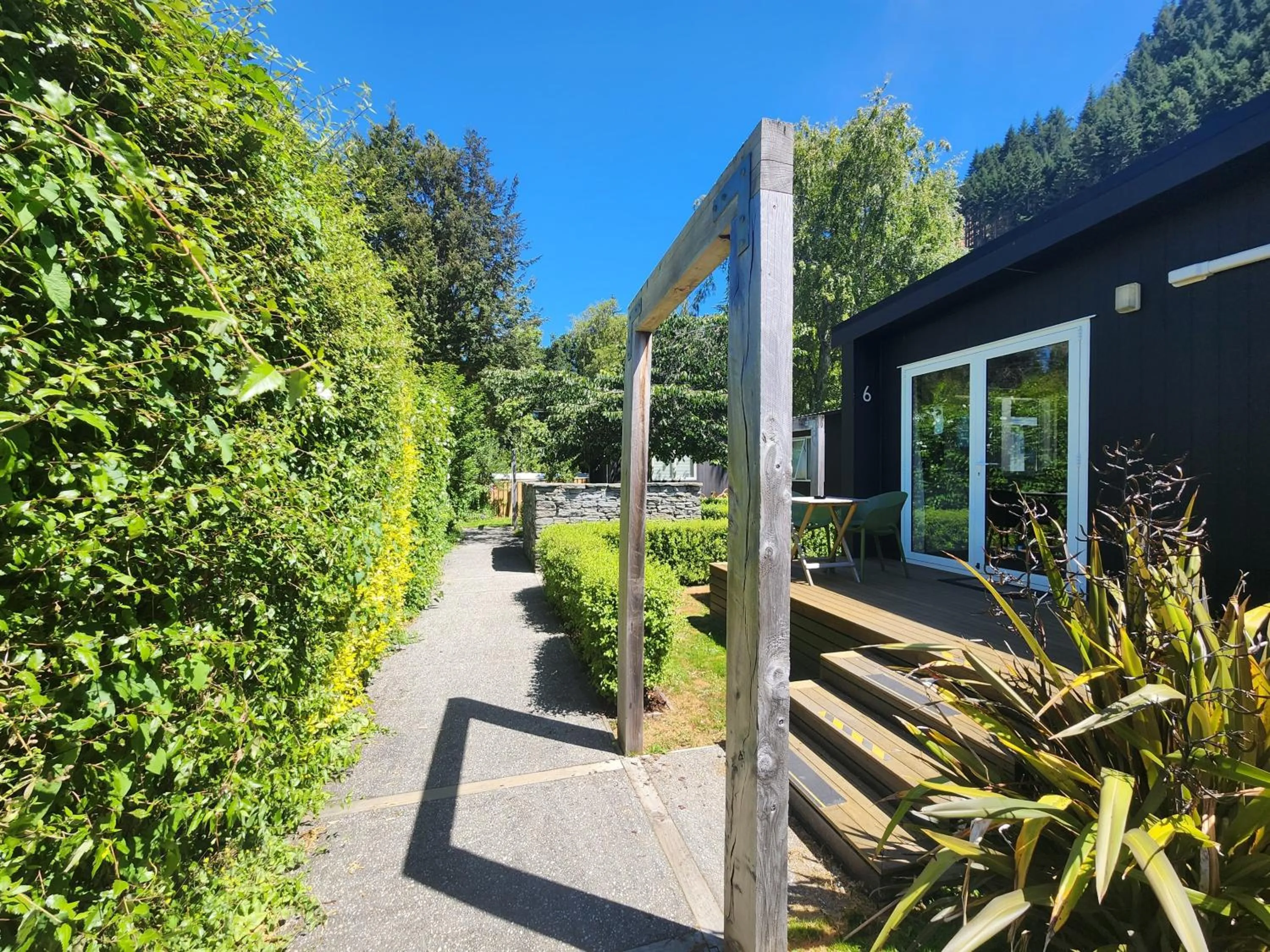 Garden in Pinewood Queenstown