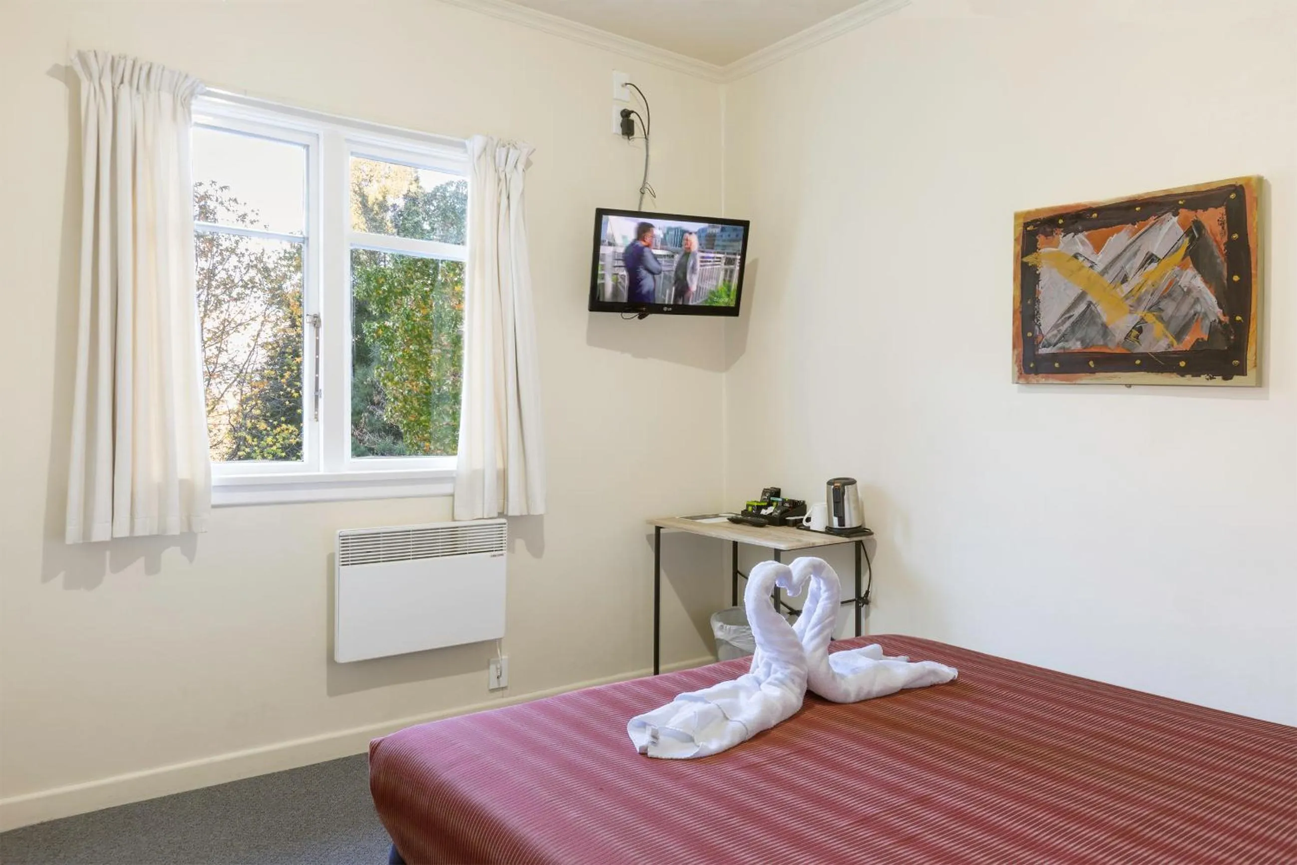 Bed in Pinewood Queenstown