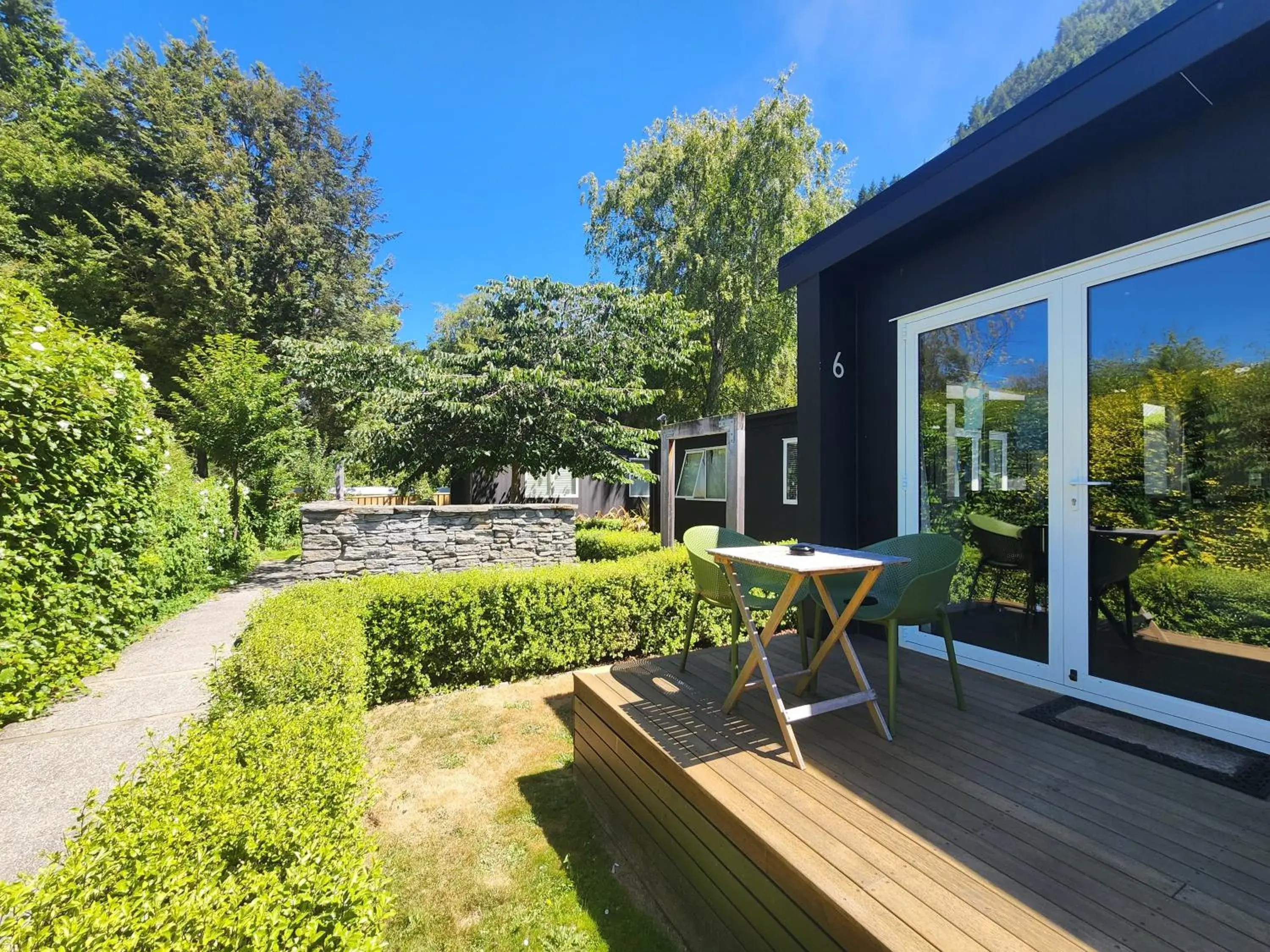 One Bedroom House - Pet Friendly in Pinewood Queenstown One Bedroom House - Pet Friendly in Pinewood Queenstown