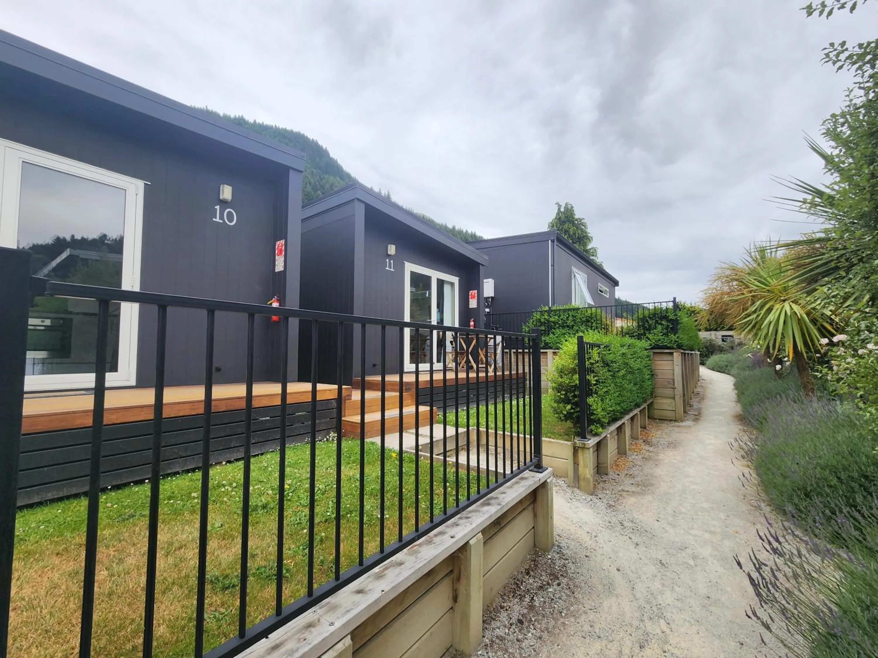 Property building in Pinewood Queenstown