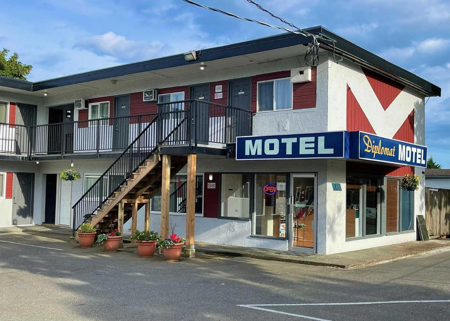 Diplomat Motel
