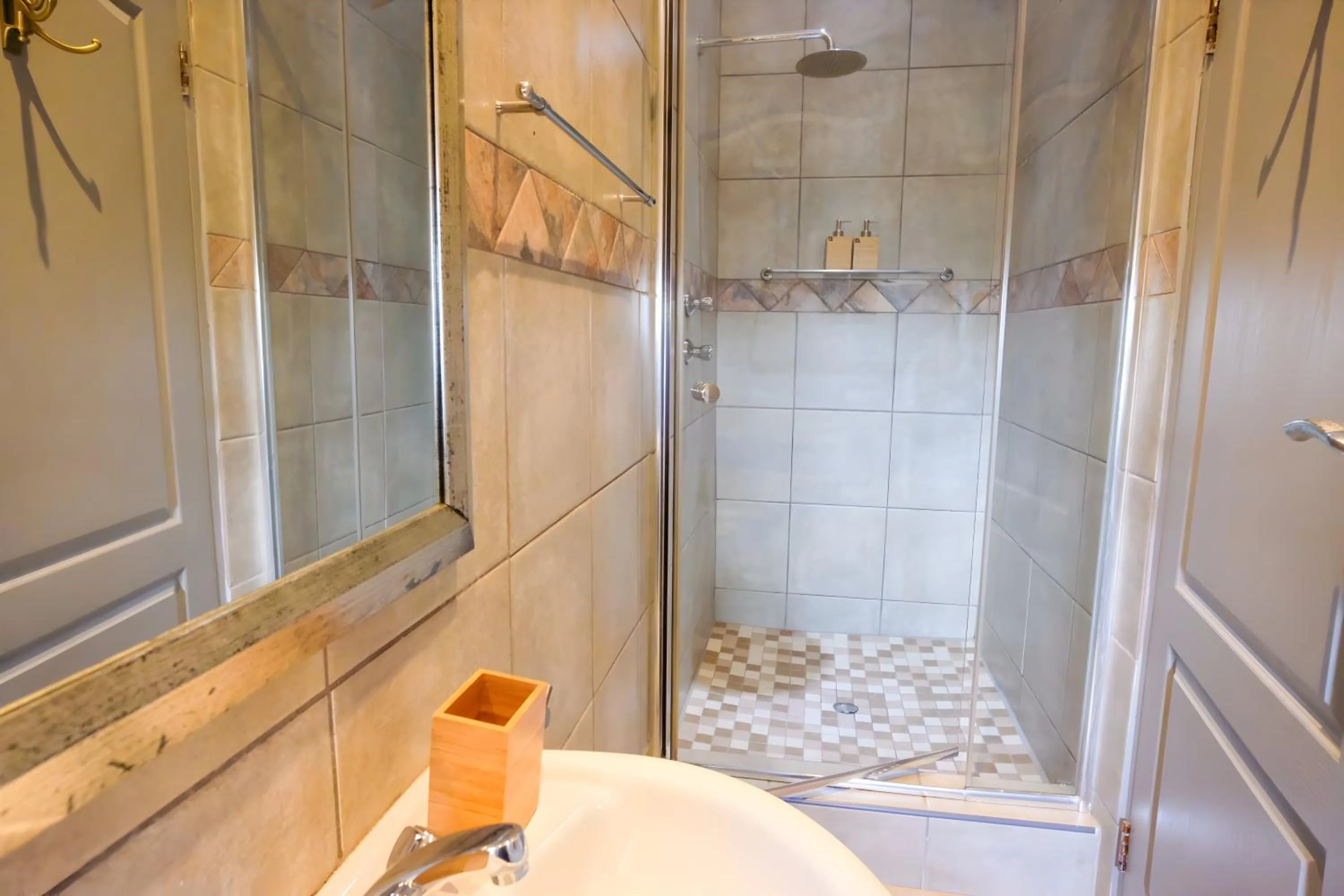 St Lucia Livingston Lodge