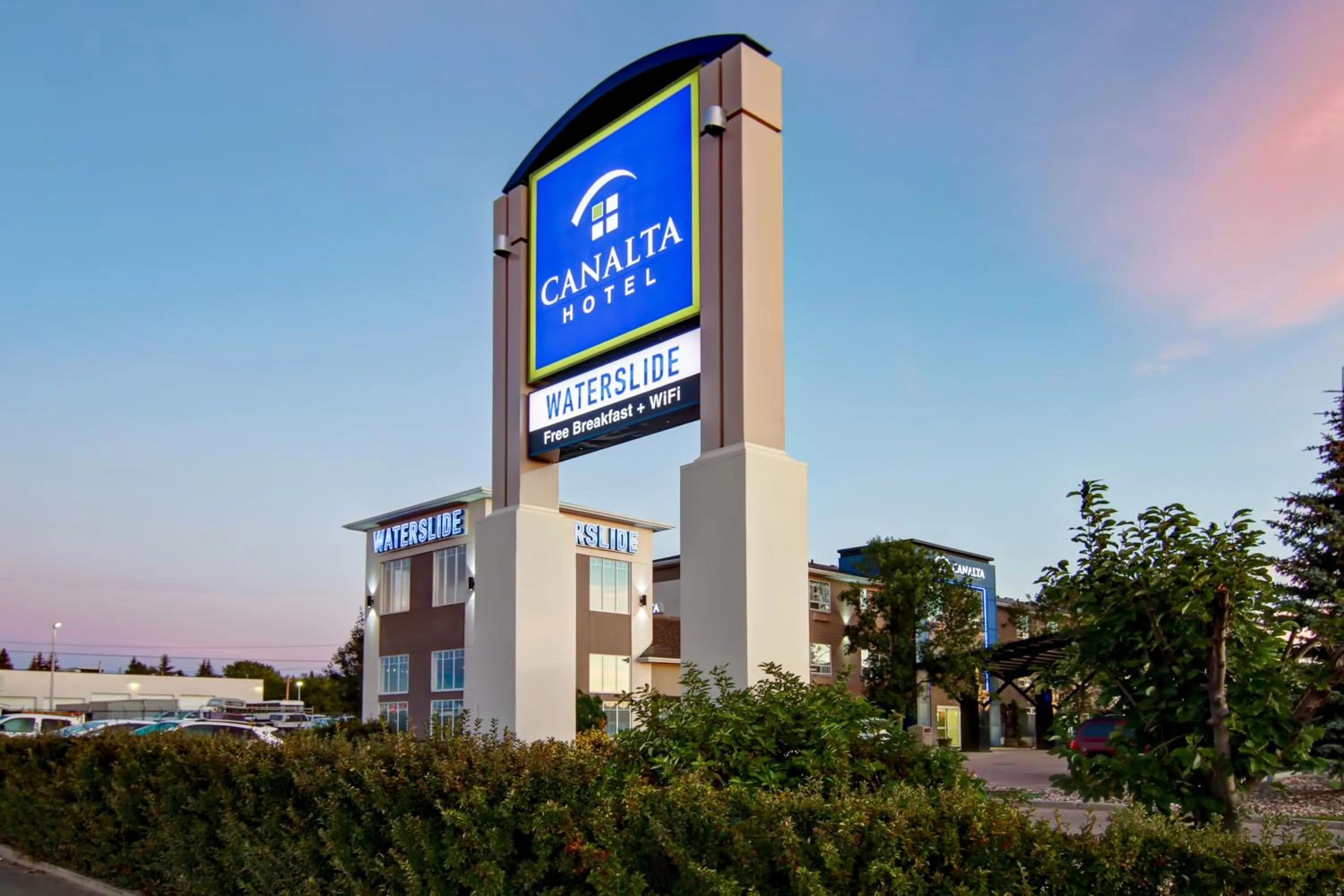 Property building in Canalta St.Paul