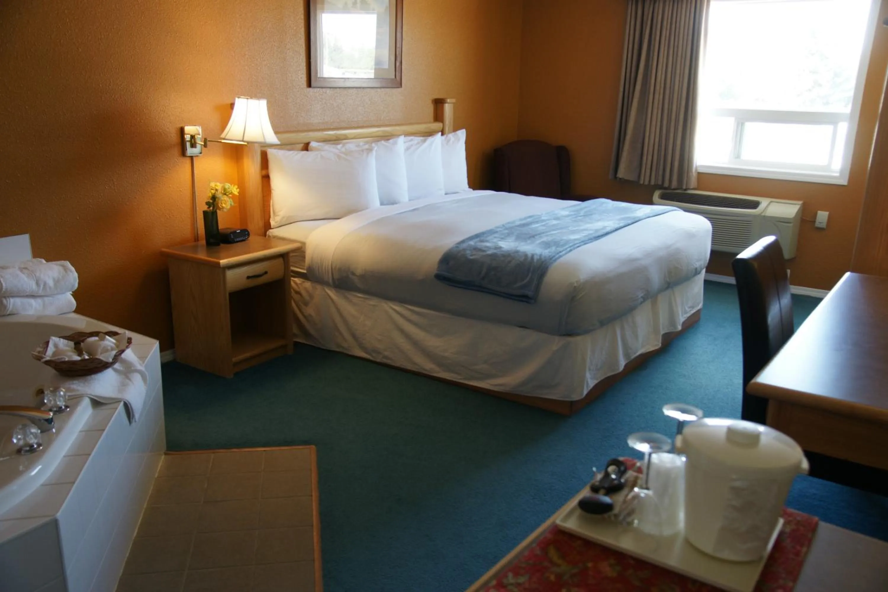 Day, Bed in R&R Inn & Suites