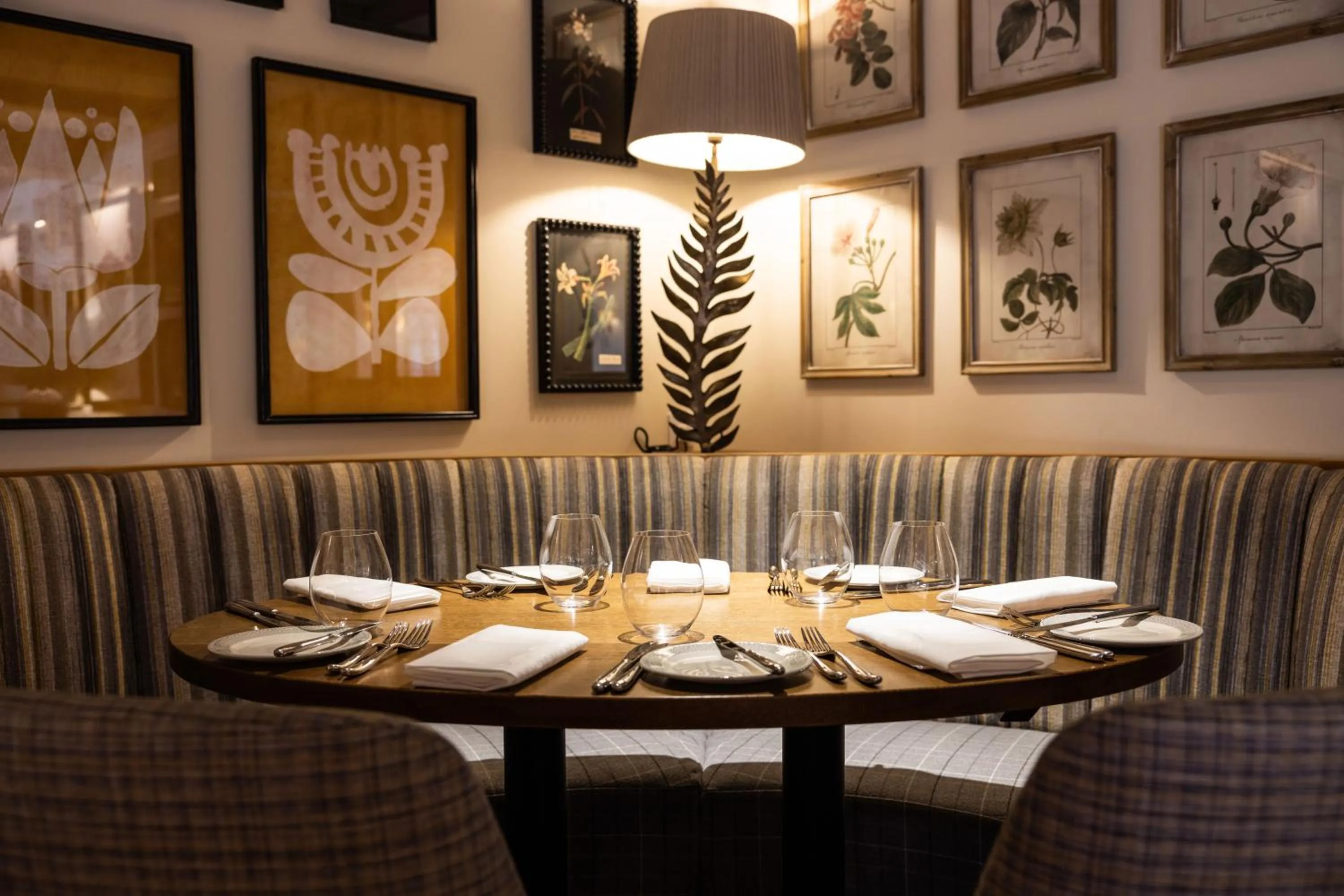 Restaurant/places to eat in Greenhills Country Hotel