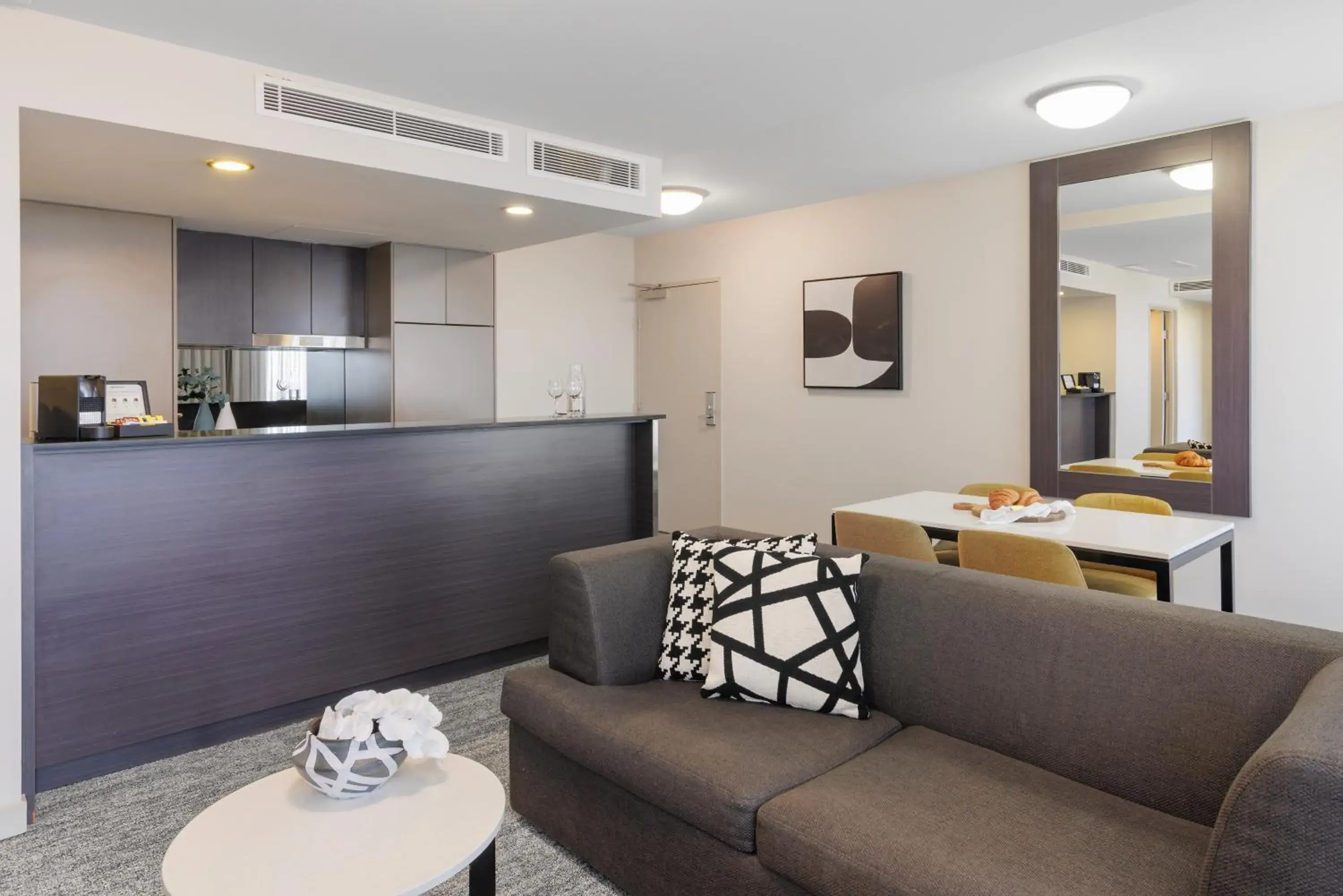 Three-Bedroom Apartment in Punthill Norwest Three-Bedroom Apartment in Punthill Norwest