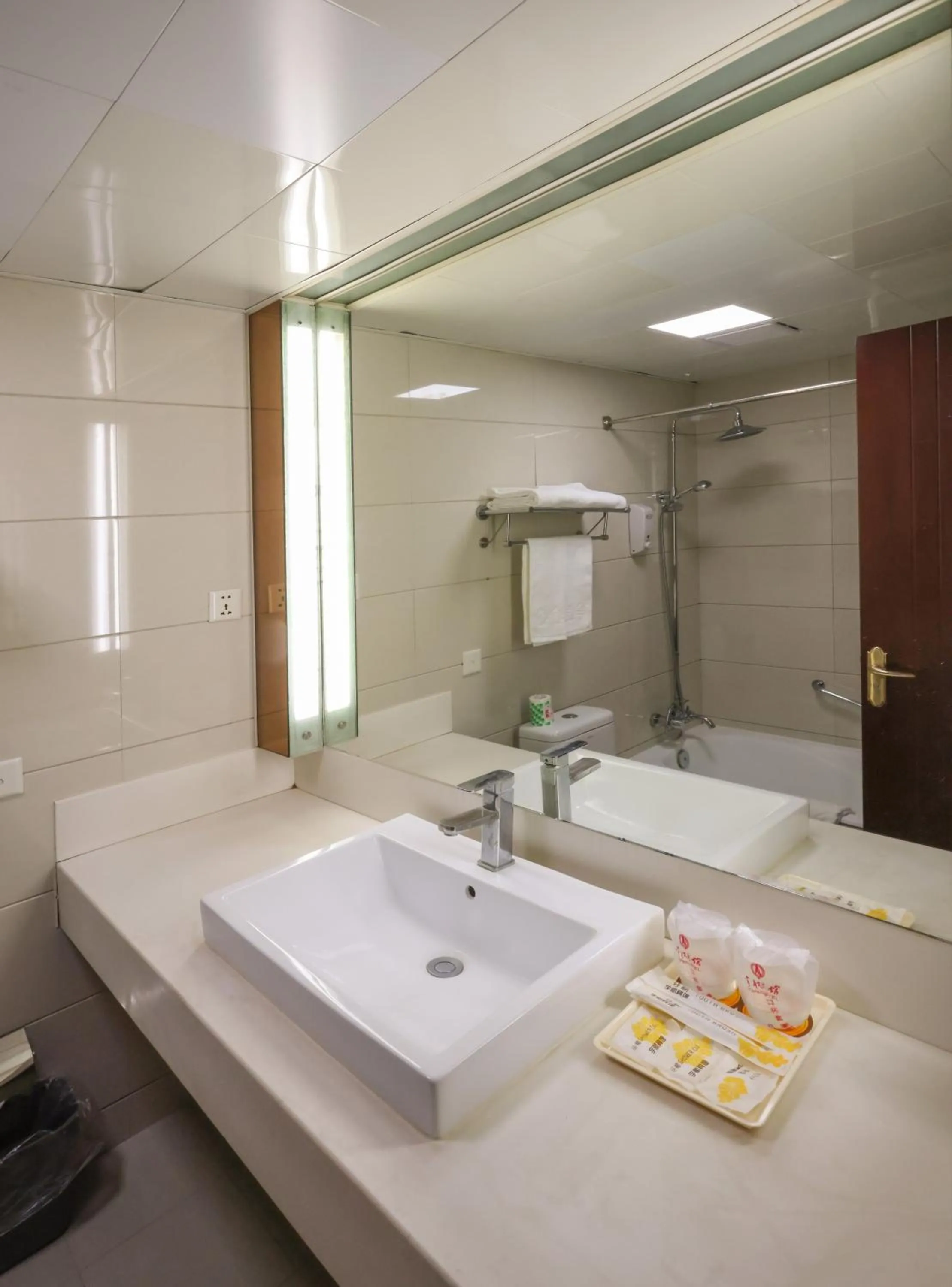 Property building in Shanghai YUHANG Hotel