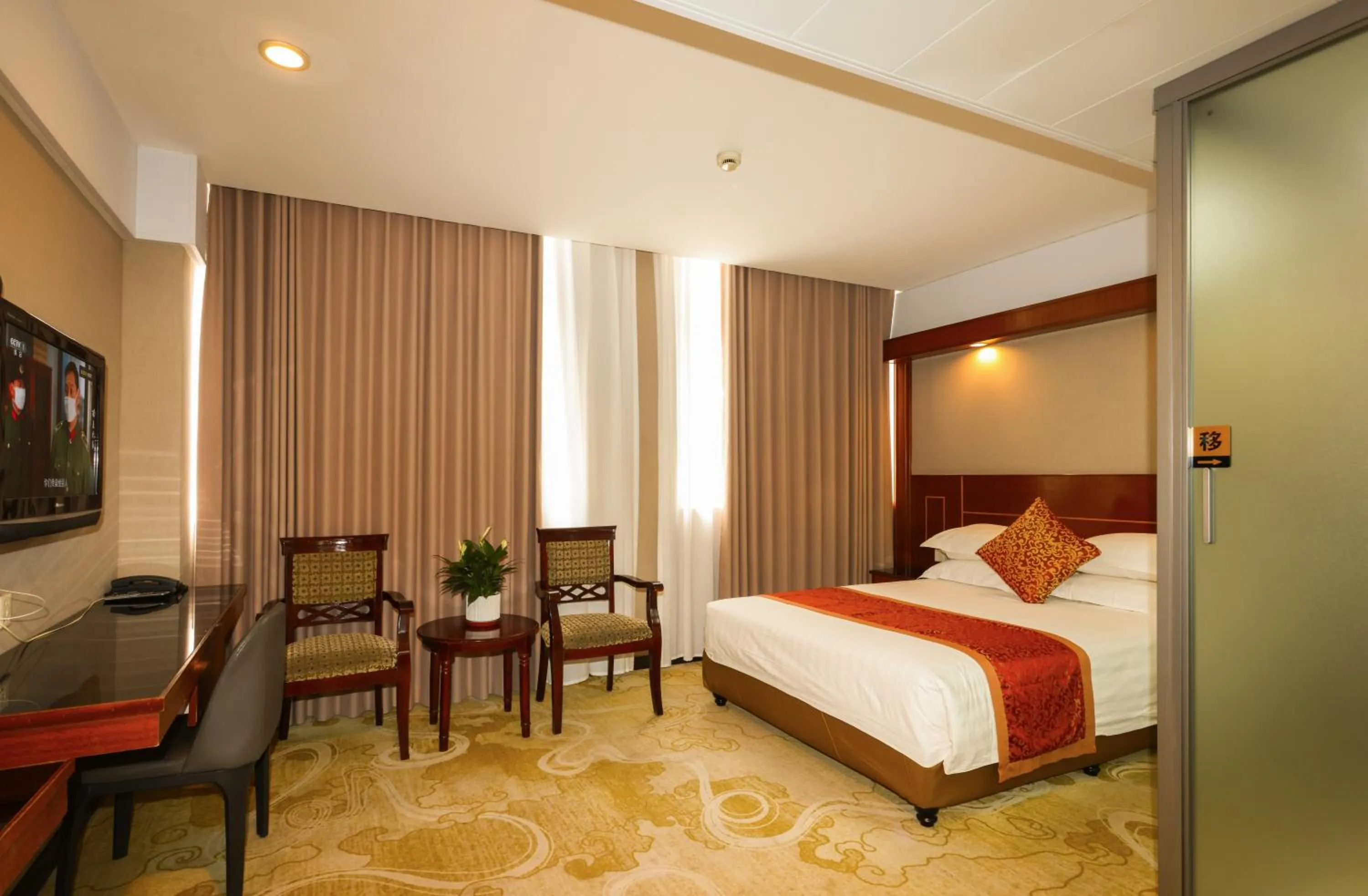 Property building, Bed in Shanghai YUHANG Hotel