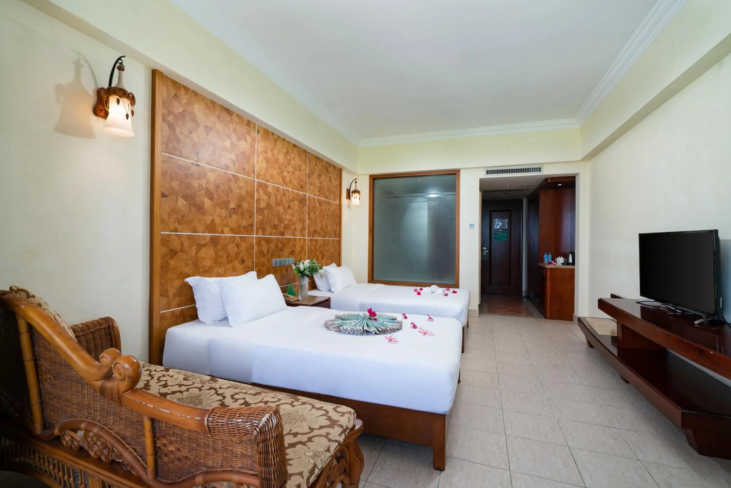 bunk bed, Bed in Palm Beach Resort & Spa