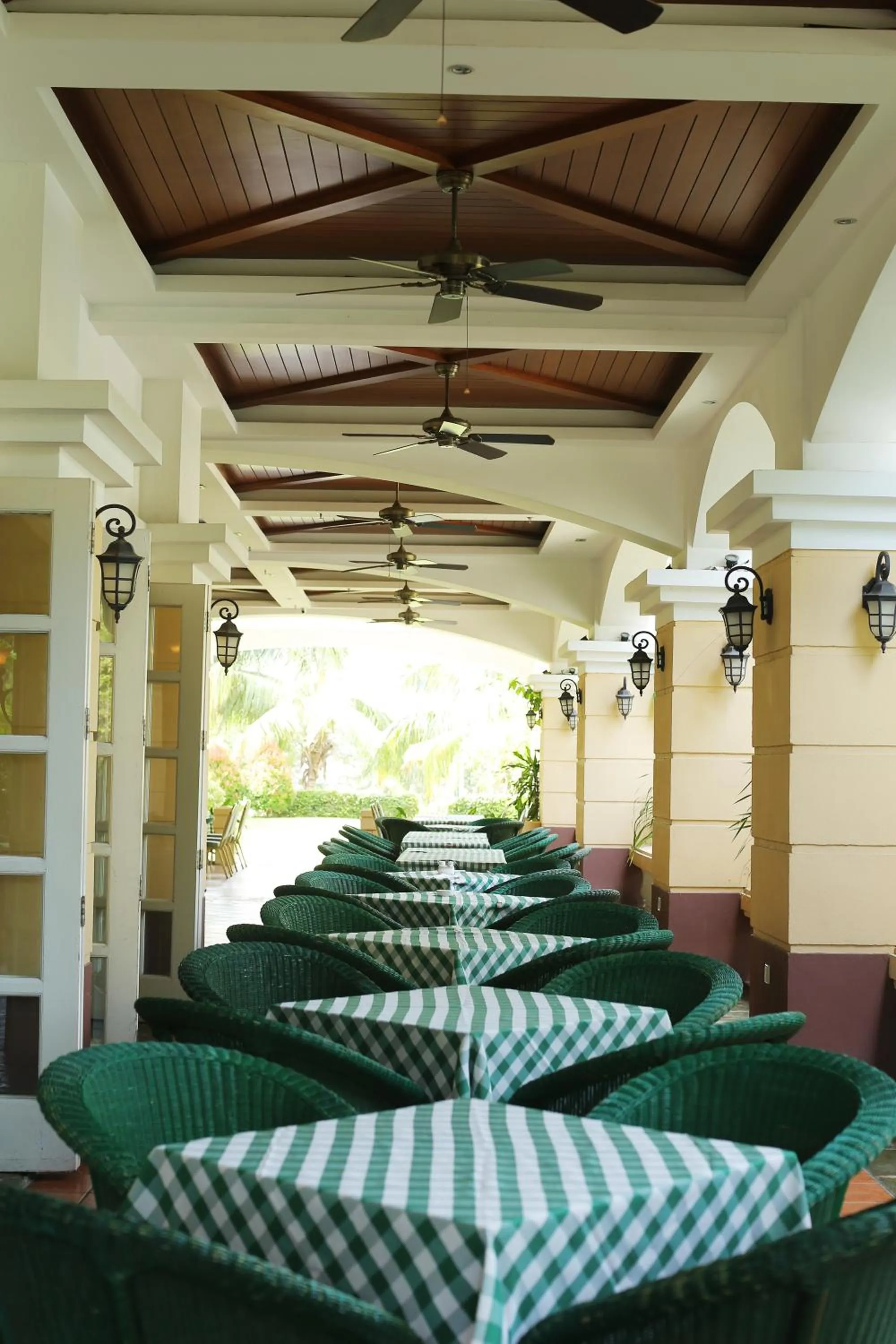 Restaurant/places to eat in Palm Beach Resort & Spa
