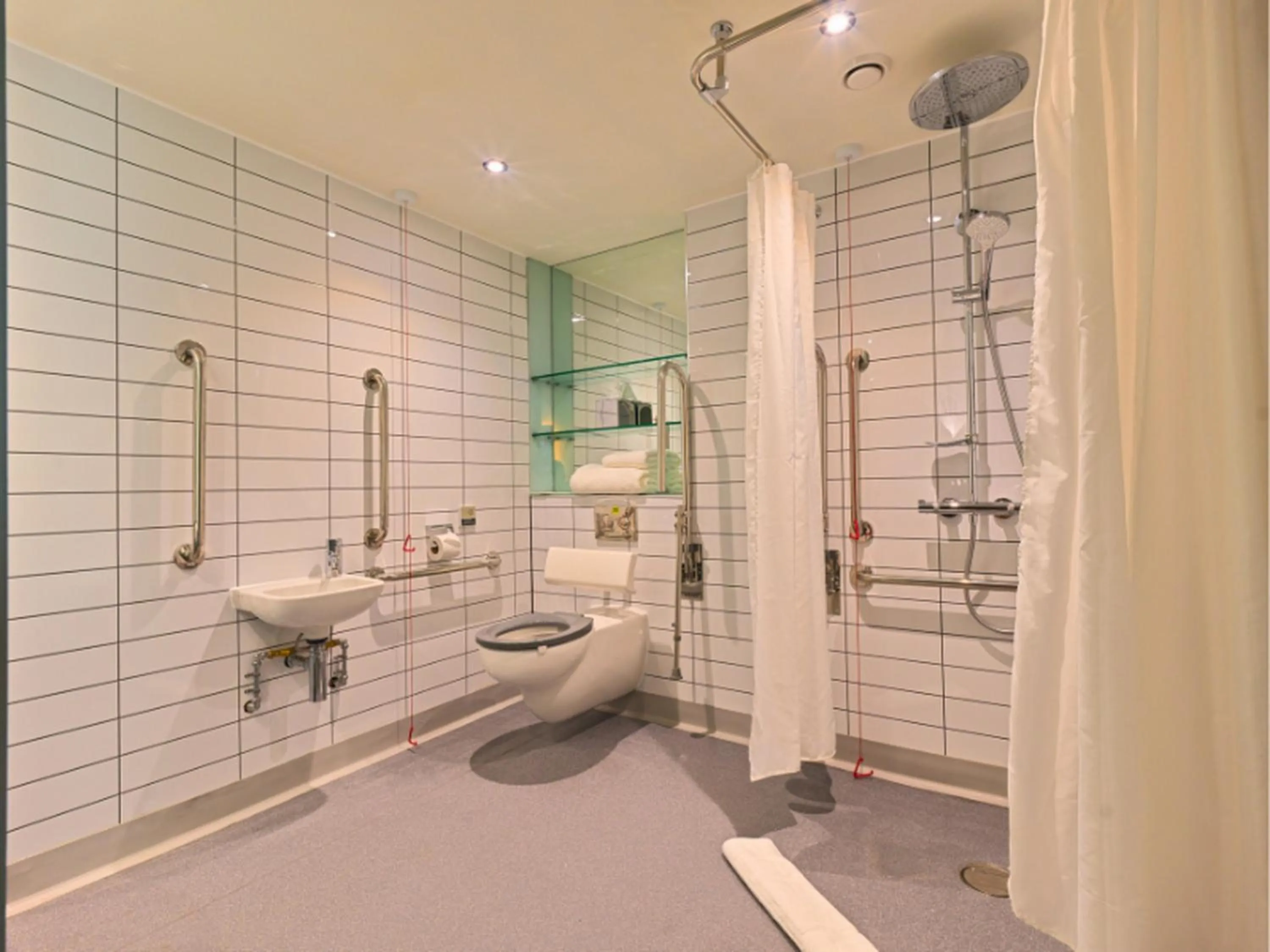 Shower in B&B HOTEL Warrington