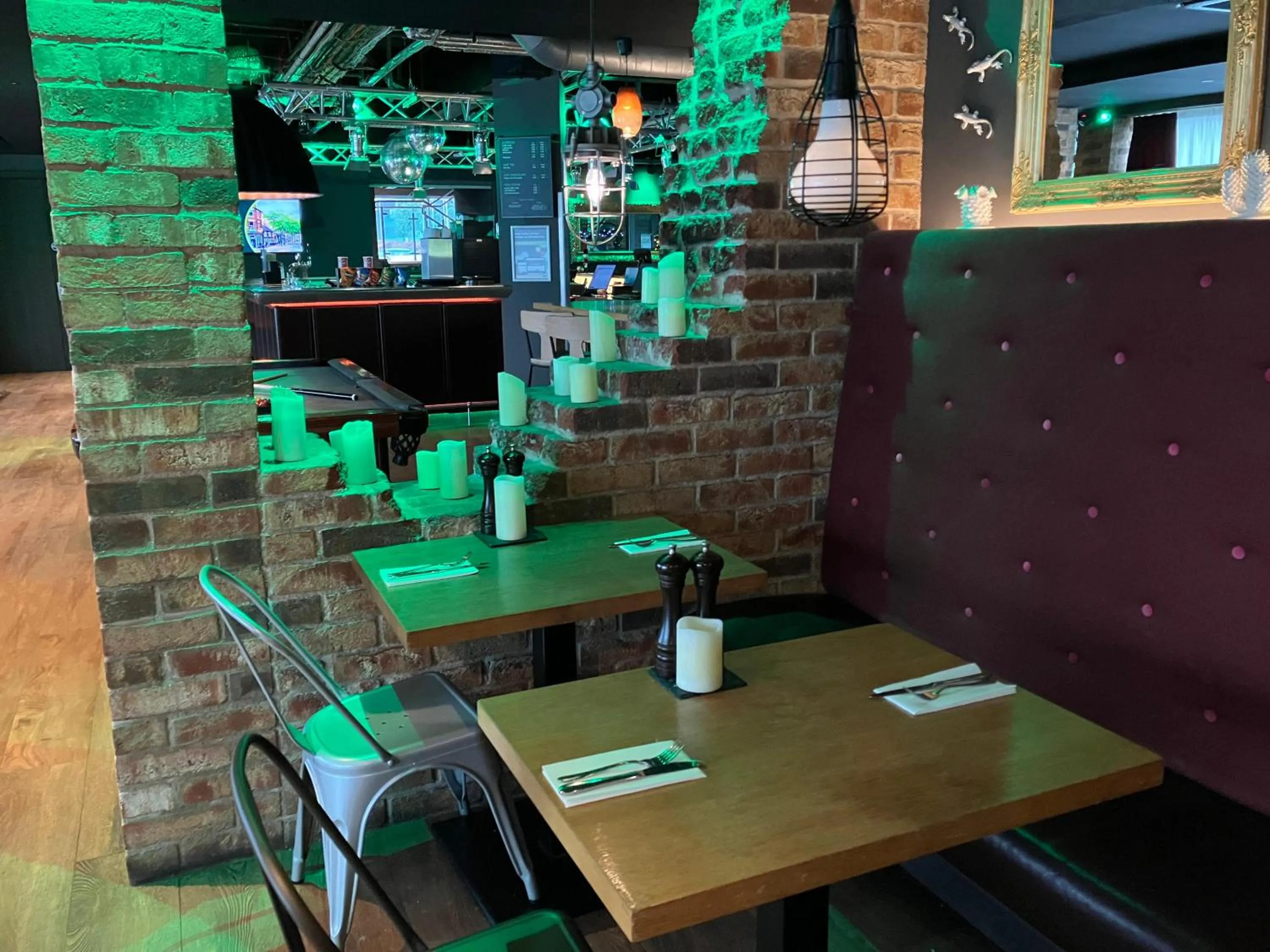 Lounge or bar in pentahotel Warrington