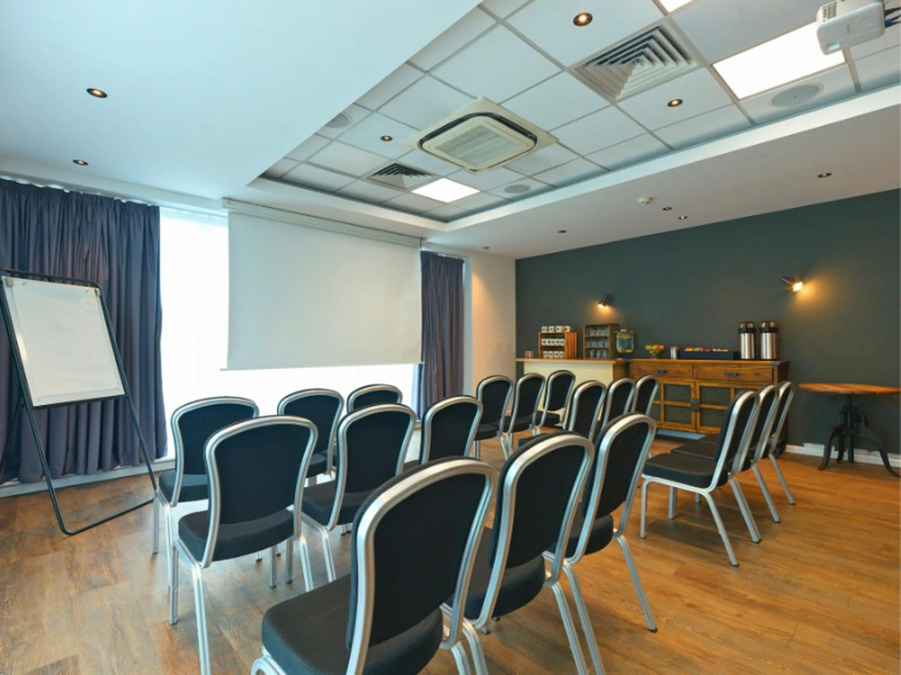 Meeting/conference room in B&B HOTEL Warrington
