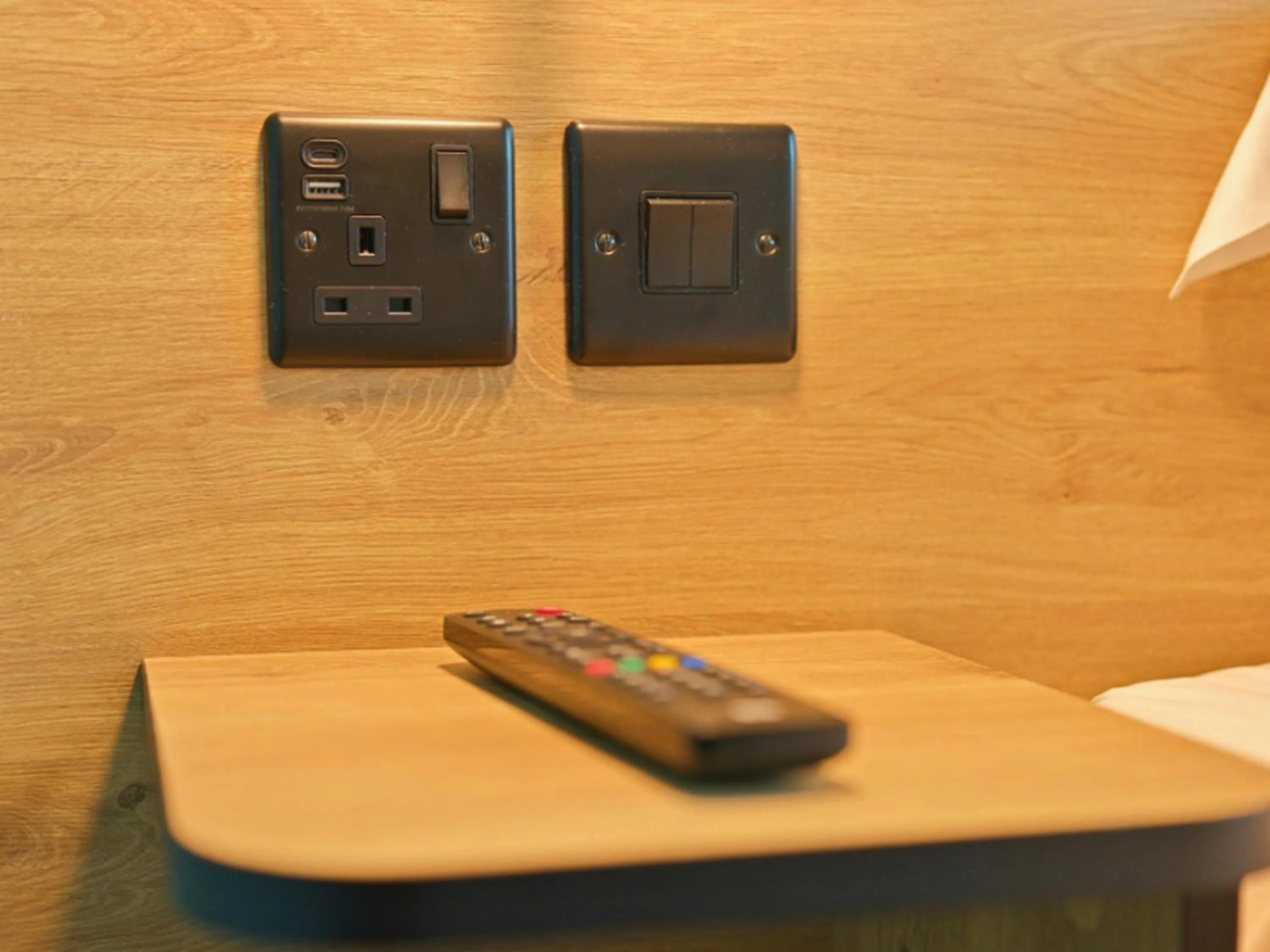 Photo of the whole room in B&B HOTEL Warrington