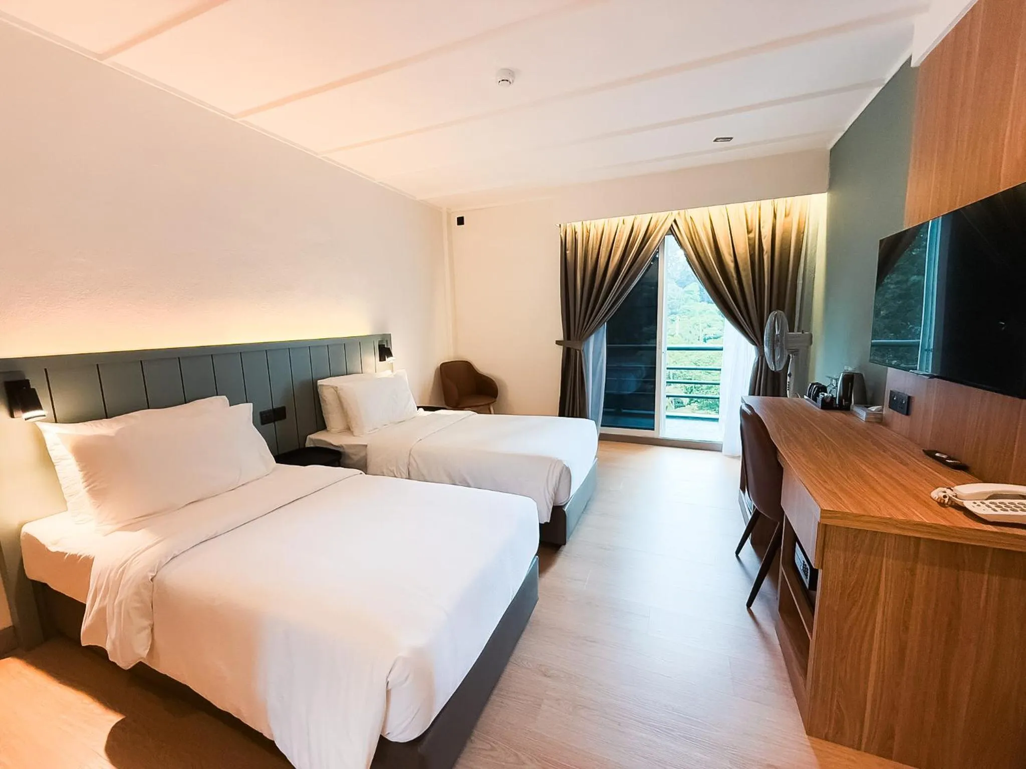 TV and multimedia, Bed in Wyndham Garden Shahzan Fraser's Hill