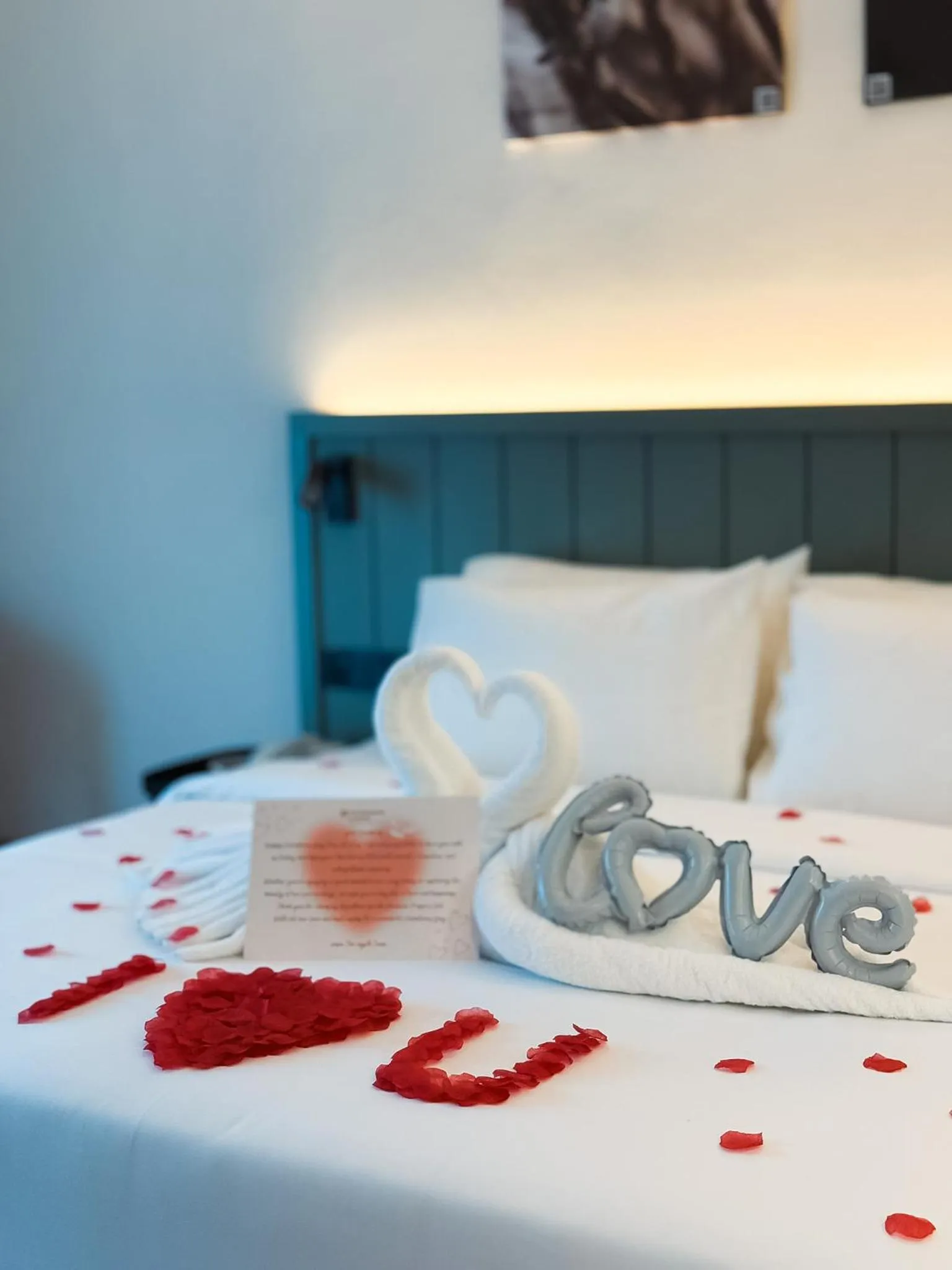 Decorative detail, Bed in Wyndham Garden Shahzan Fraser's Hill