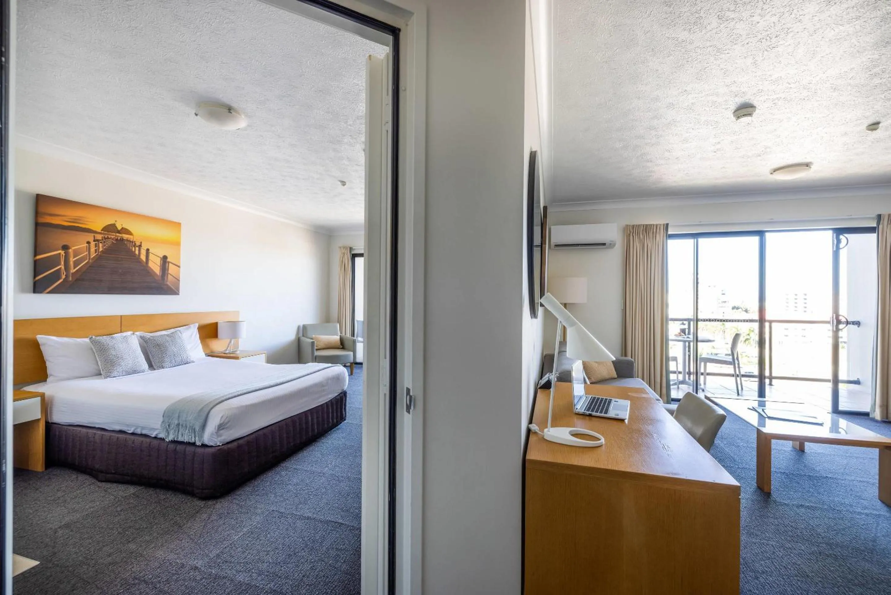 Bedroom, Bed in MainStay Suites Townsville