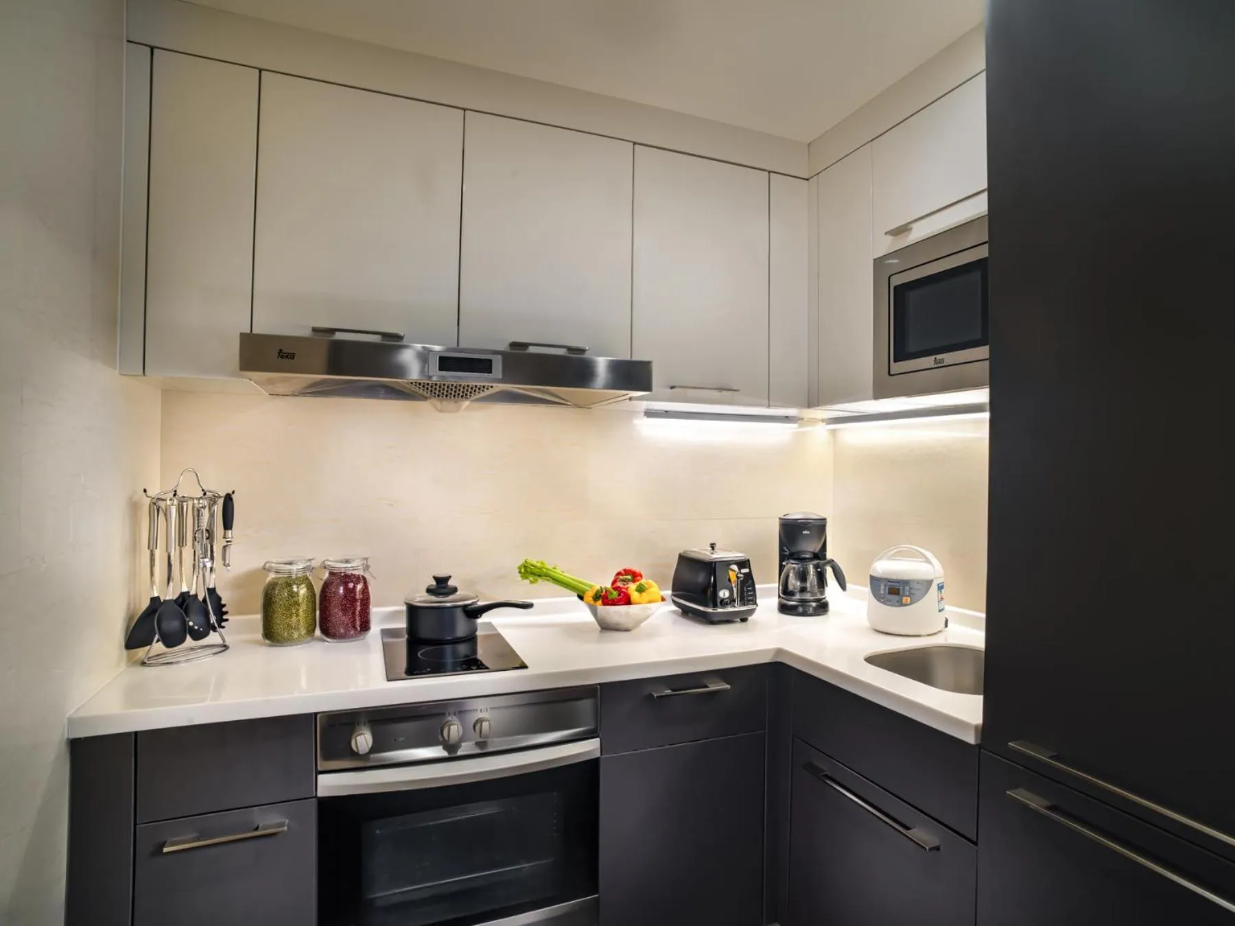 Kitchen or kitchenette in Oakwood Premier Guangzhou