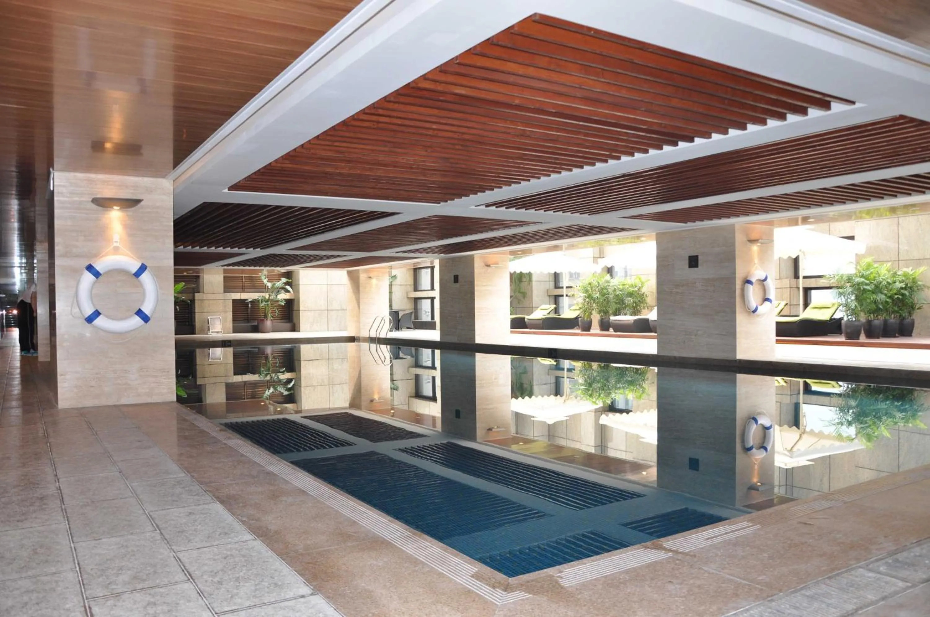 Swimming pool in Oakwood Premier Guangzhou
