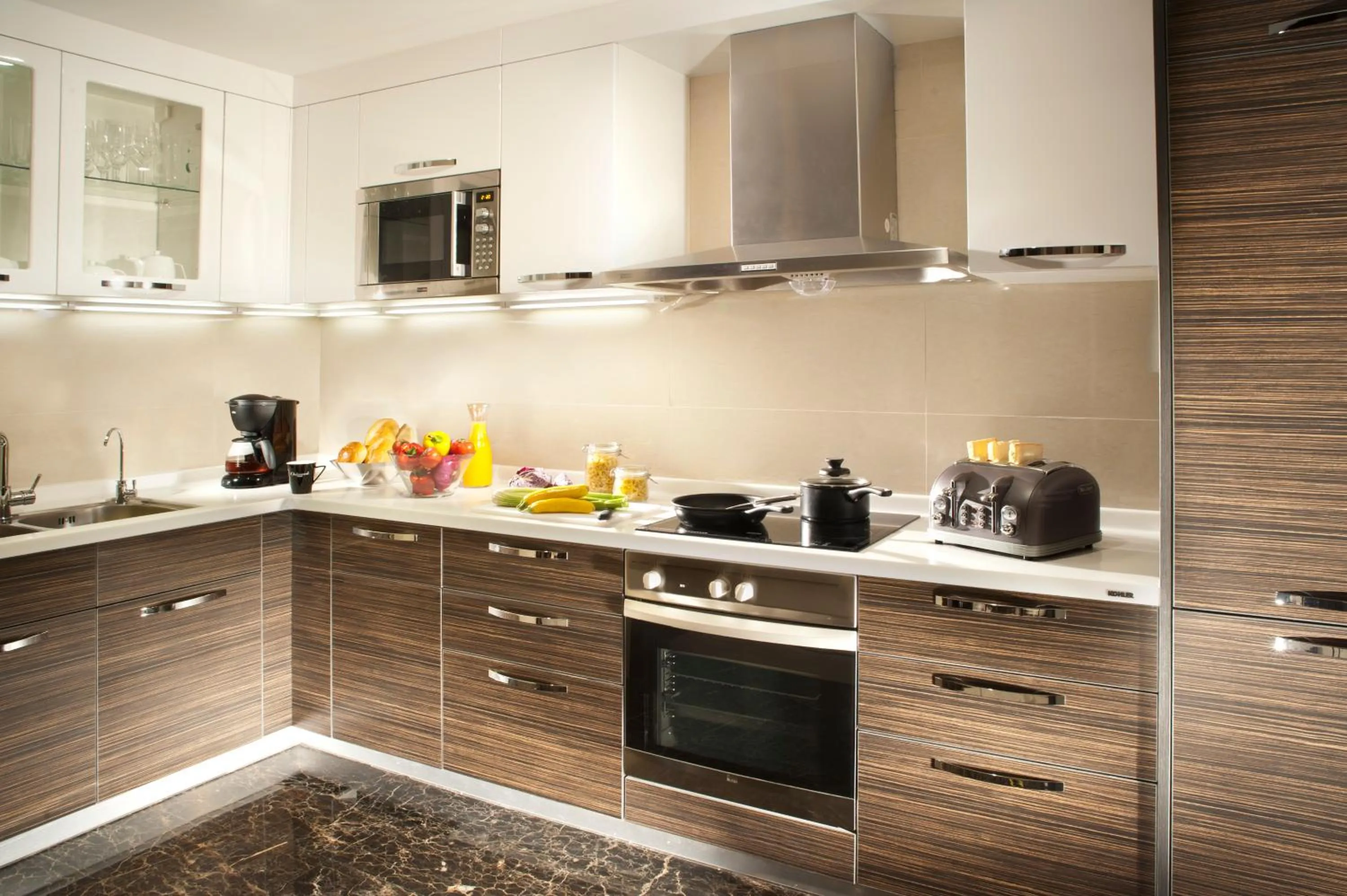 Kitchen or kitchenette in Oakwood Premier Guangzhou