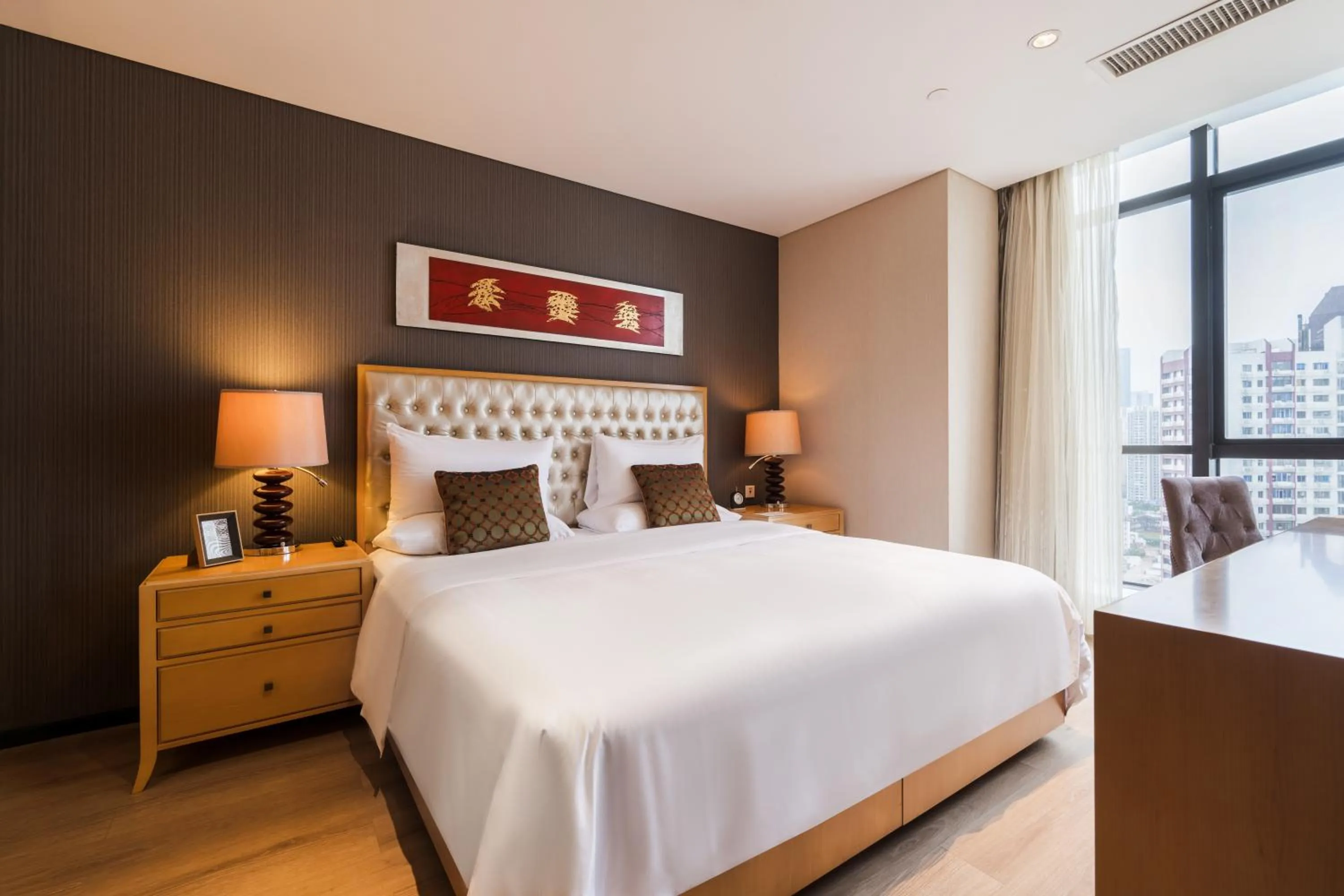 Photo of the whole room, Bed in Oakwood Premier Guangzhou