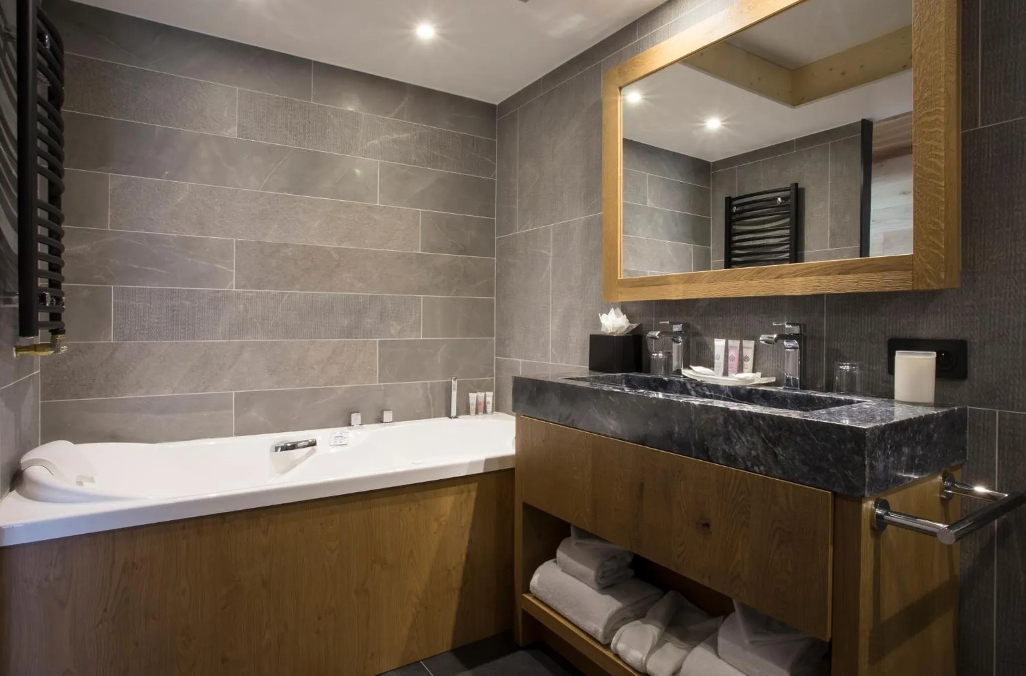 Bathroom in Hôtel Alparena & Spa - 4 étoiles