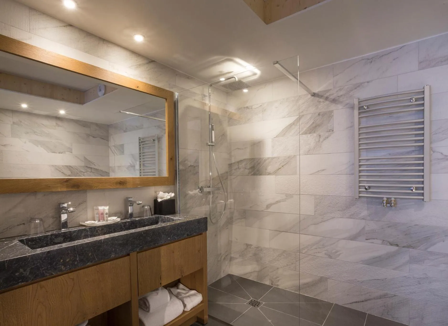 Bathroom in Hôtel Alparena & Spa - 4 étoiles