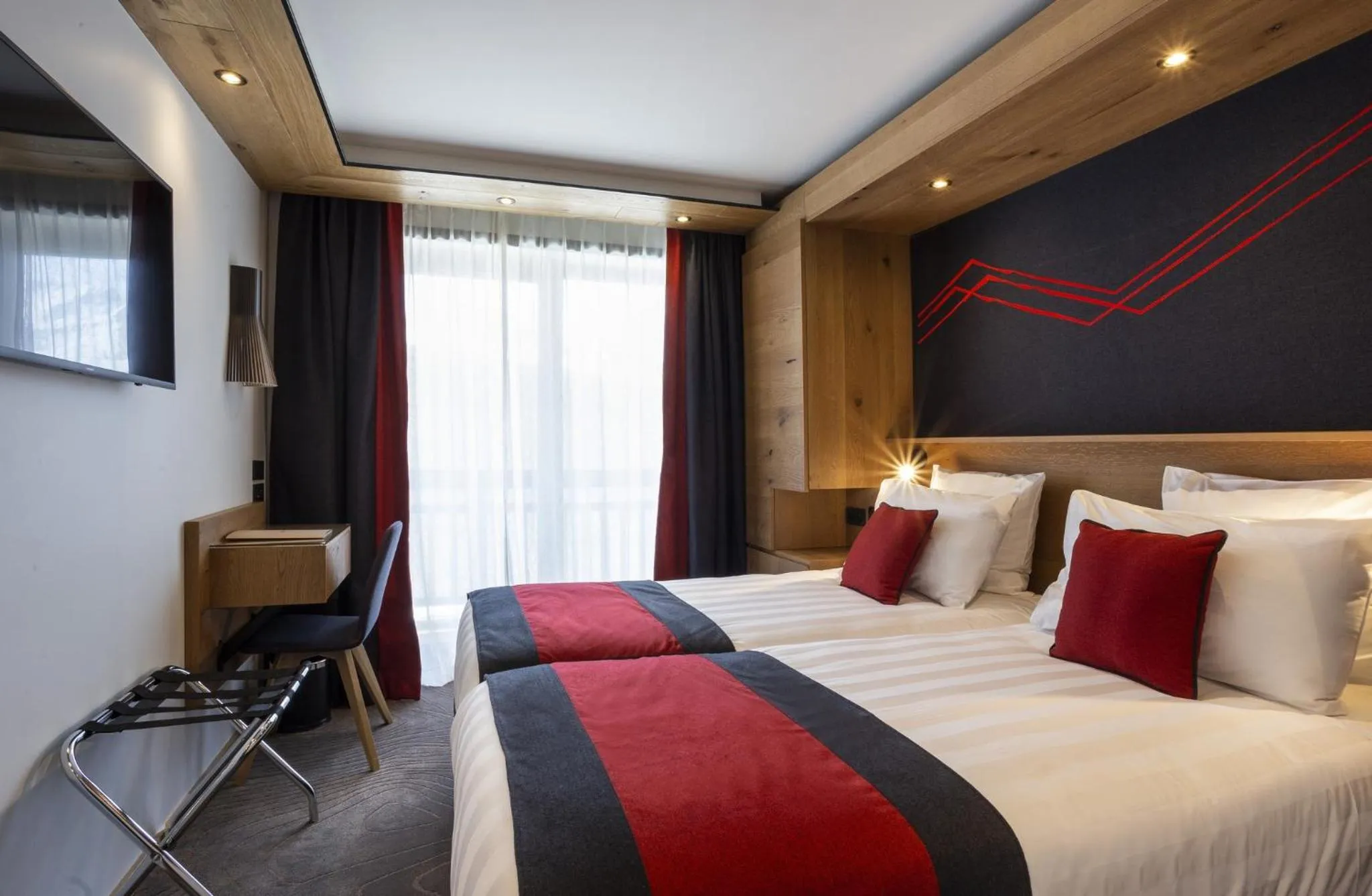 Bed in Hôtel Alparena & Spa - 4 étoiles