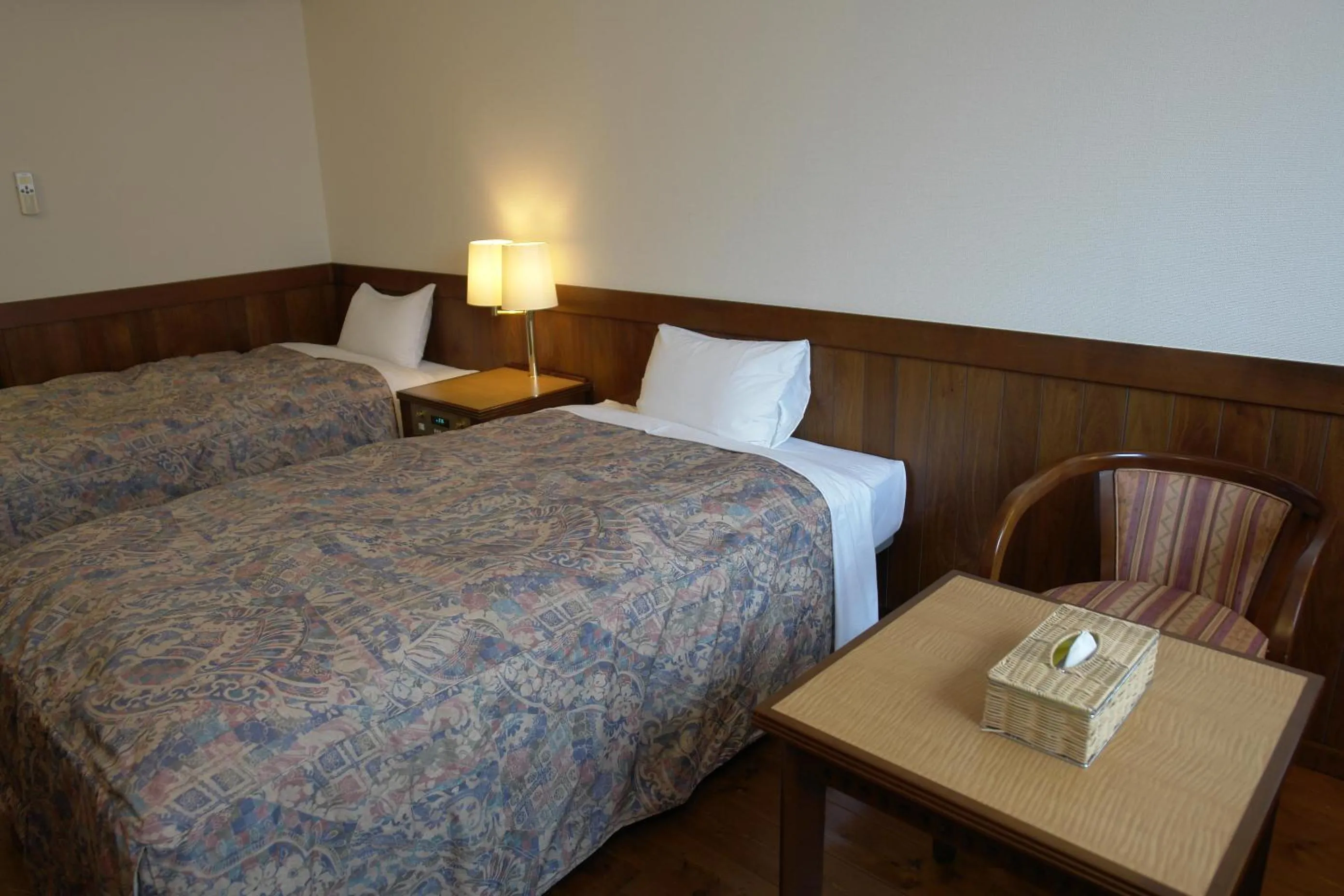 Decorative detail, Bed in Rakuchin