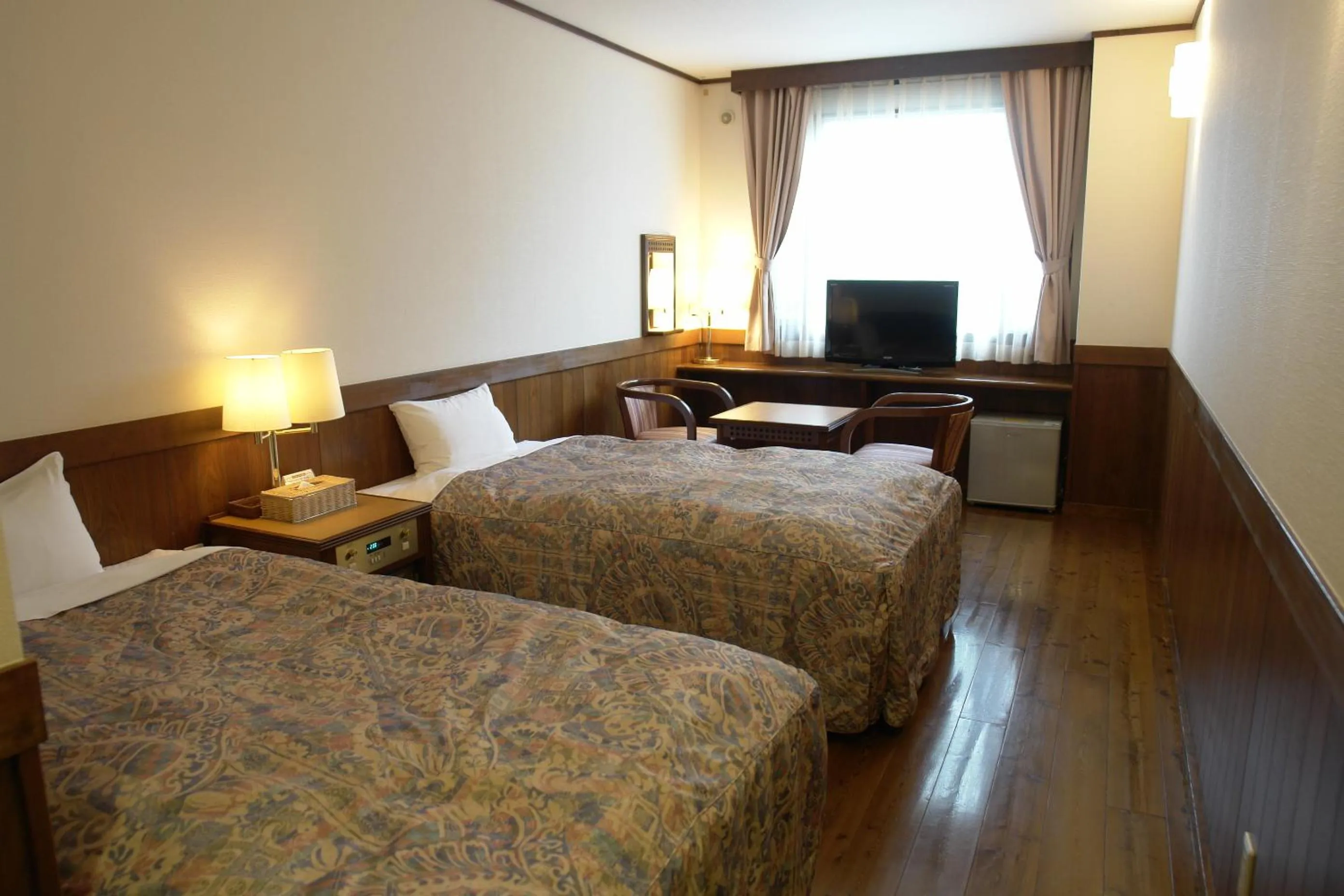 Photo of the whole room, Bed in Rakuchin
