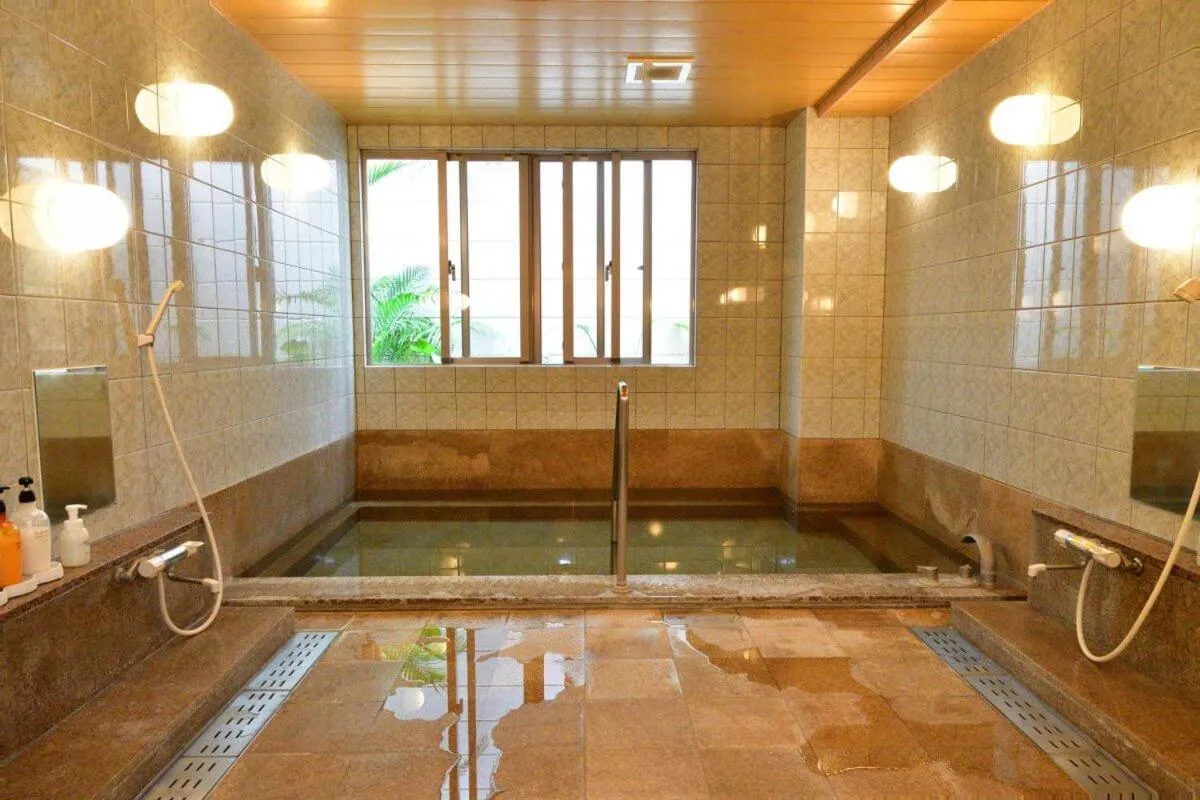 Public Bath in Rakuchin