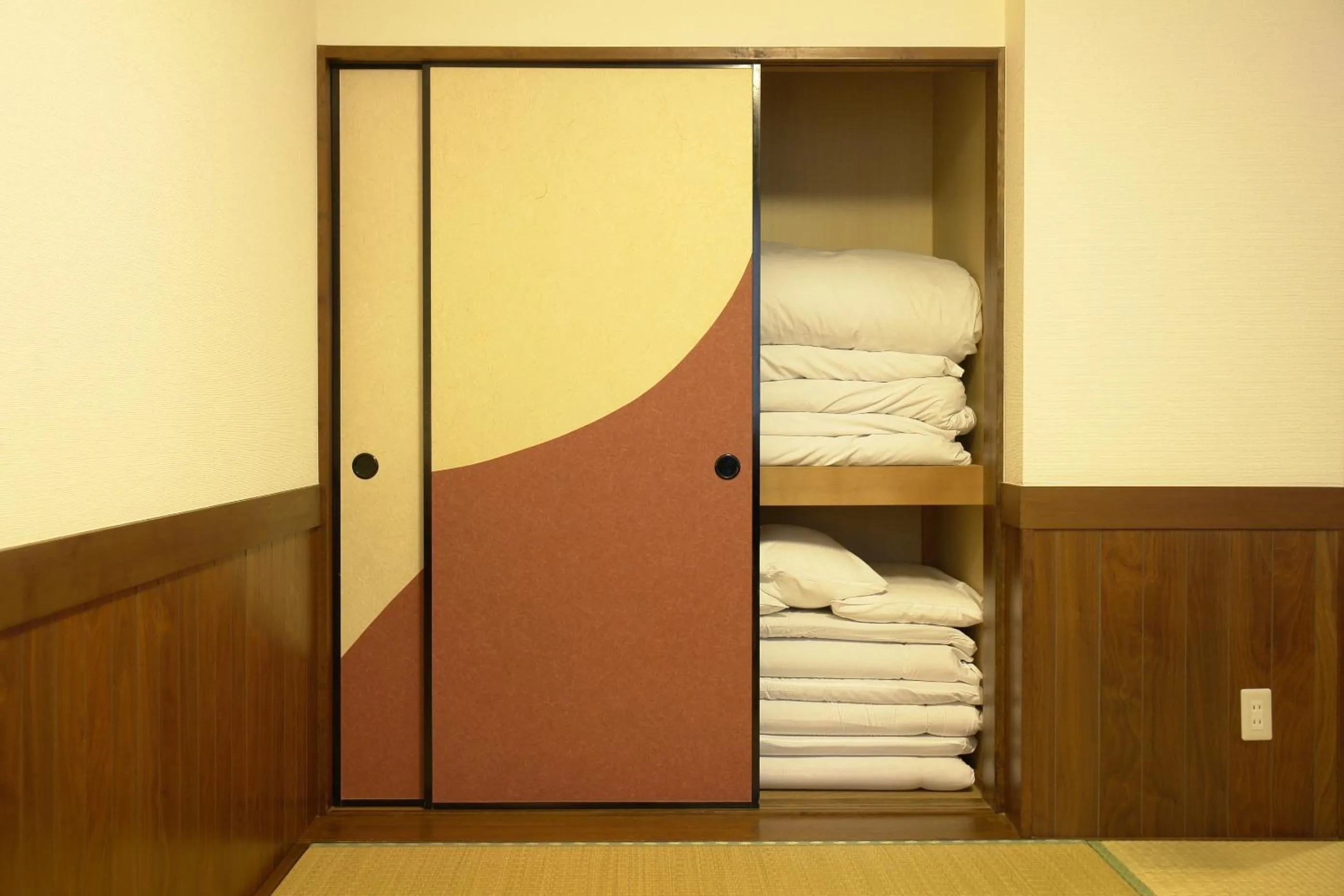 Decorative detail in Rakuchin