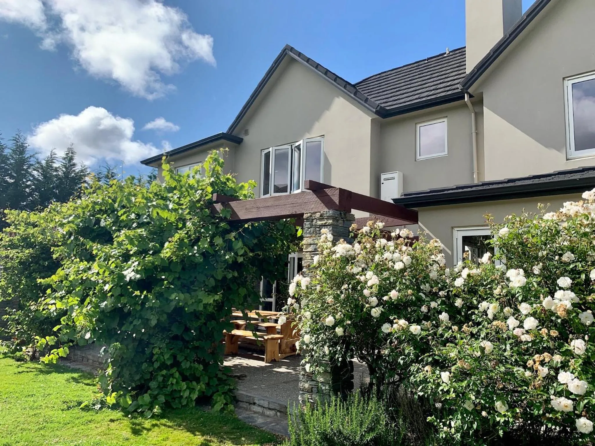 Property building in Queenstown Country Lodge