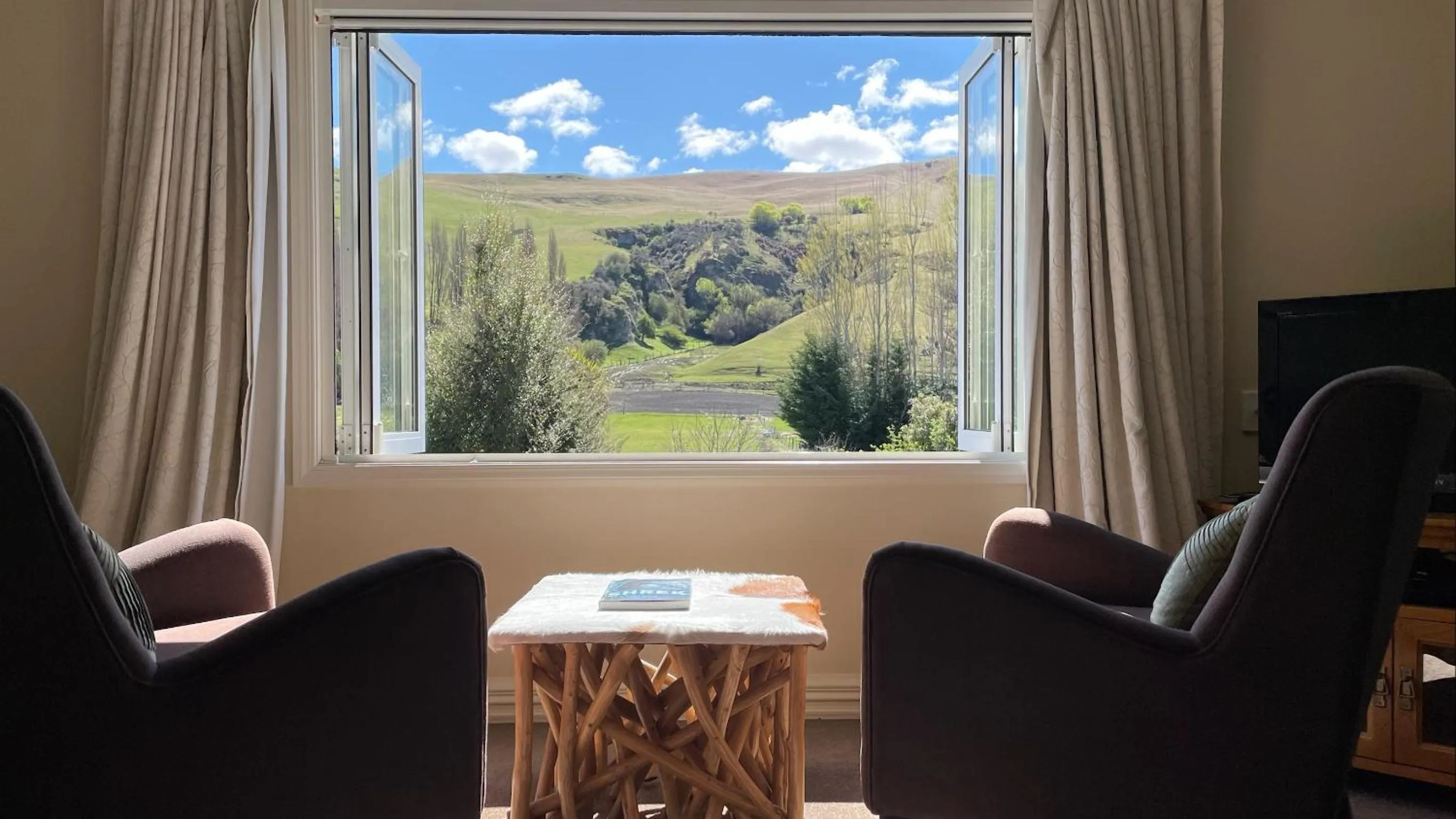 Natural landscape in Queenstown Country Lodge