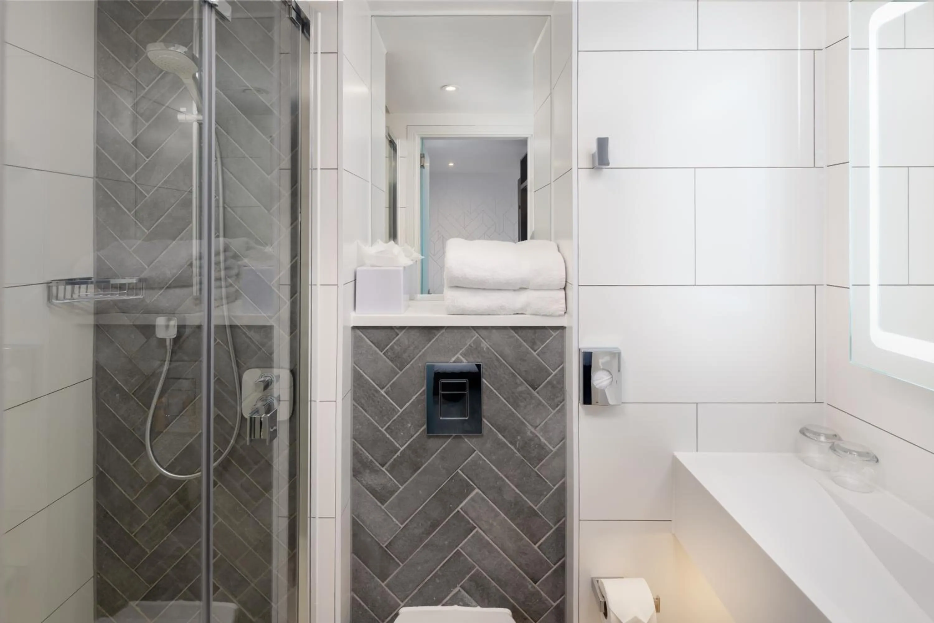 Toilet in Four Points Flex by Sheraton London Shoreditch East