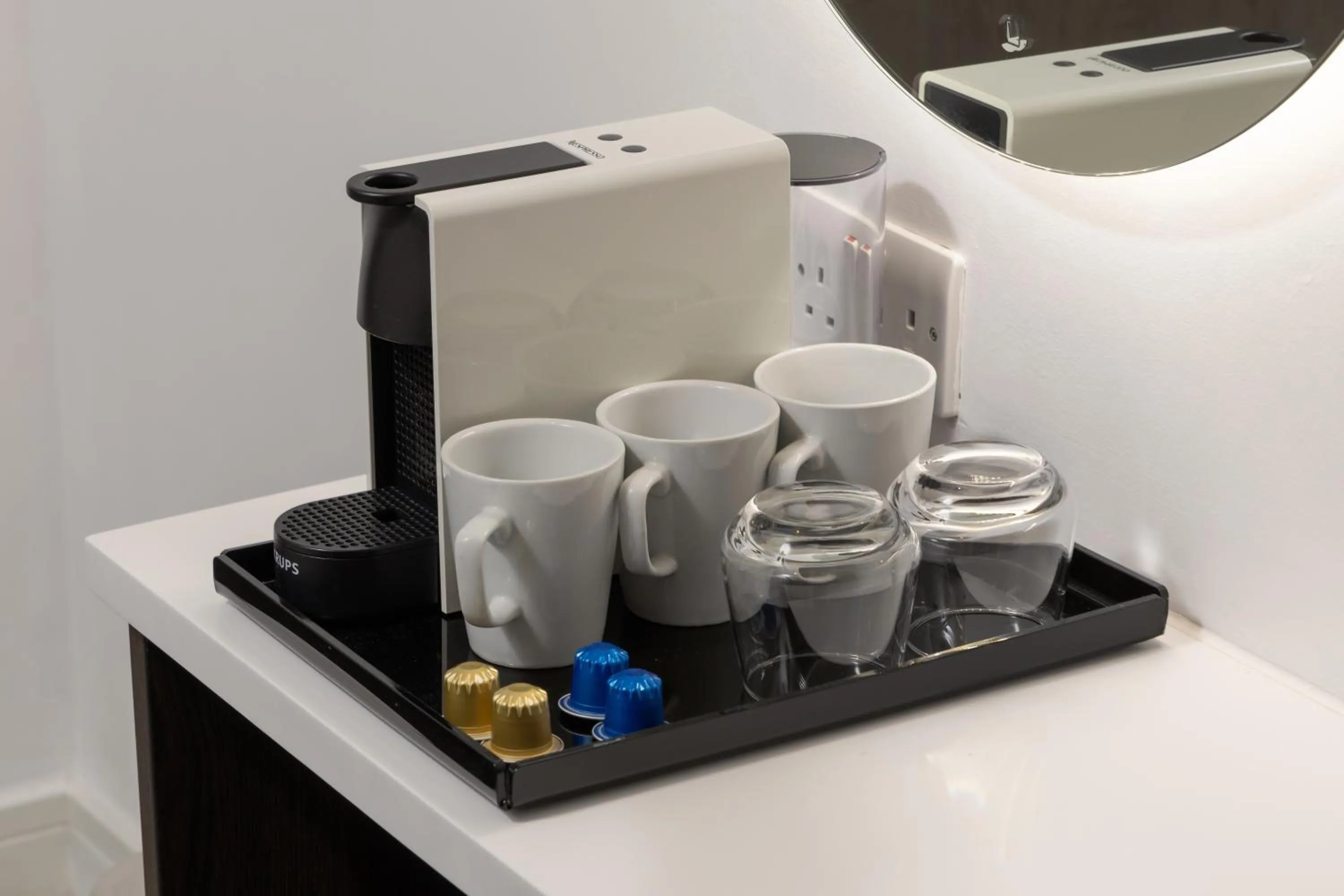 Coffee/tea facilities in Four Points Flex by Sheraton London Shoreditch East