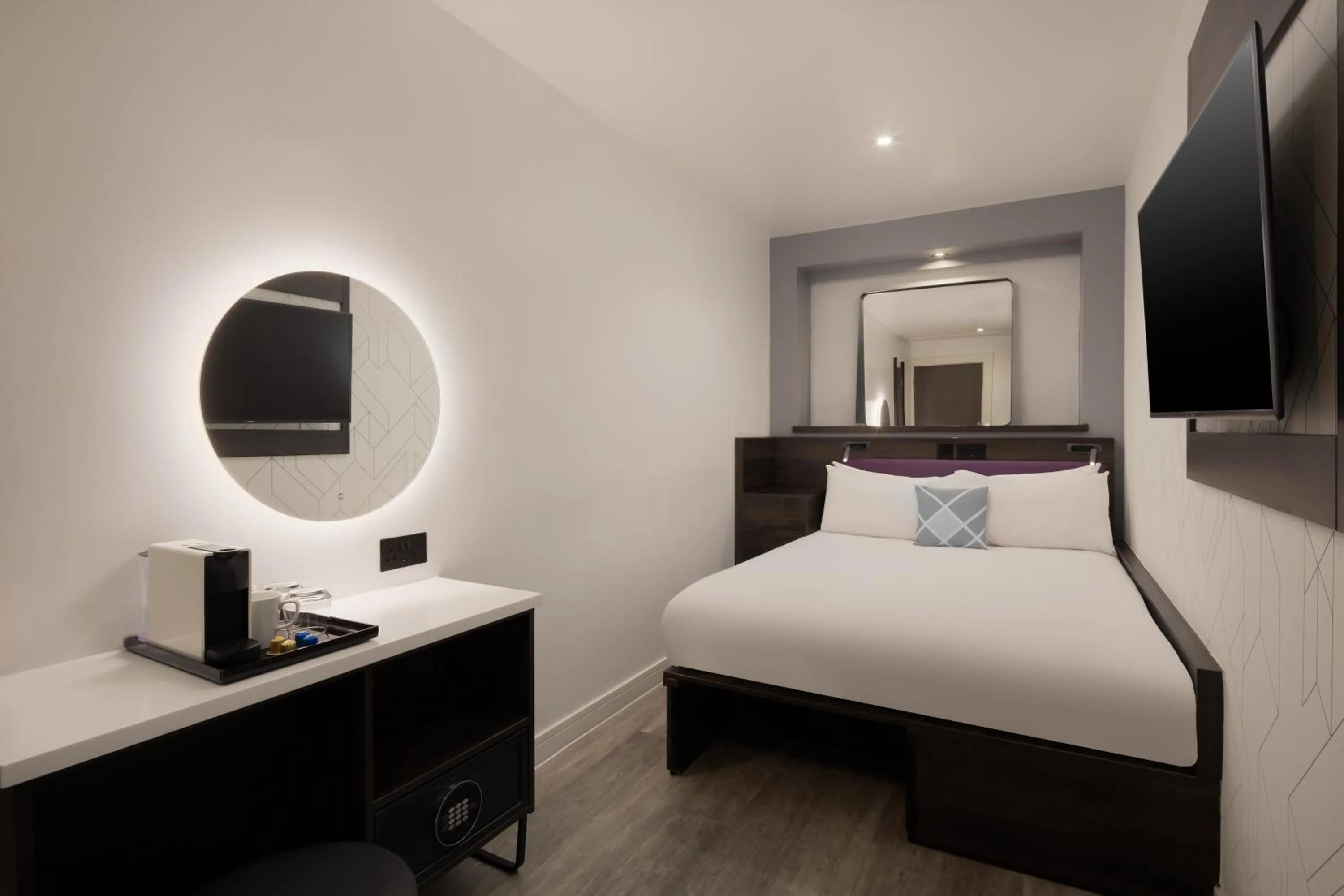 Bedroom, Bed in Four Points Flex by Sheraton London Shoreditch East