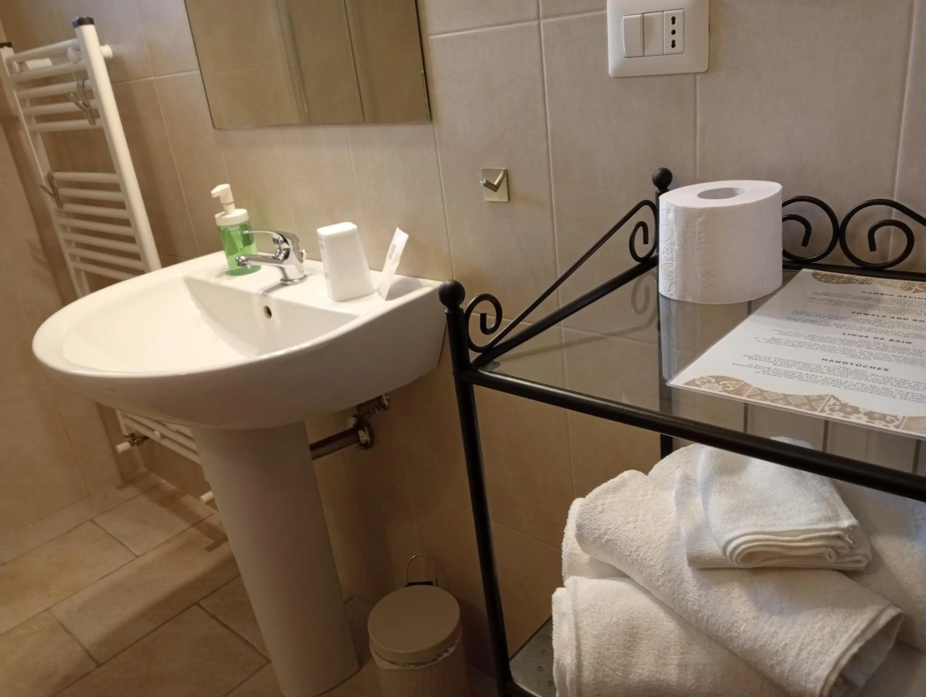 Toilet in Gli Archi Country Home