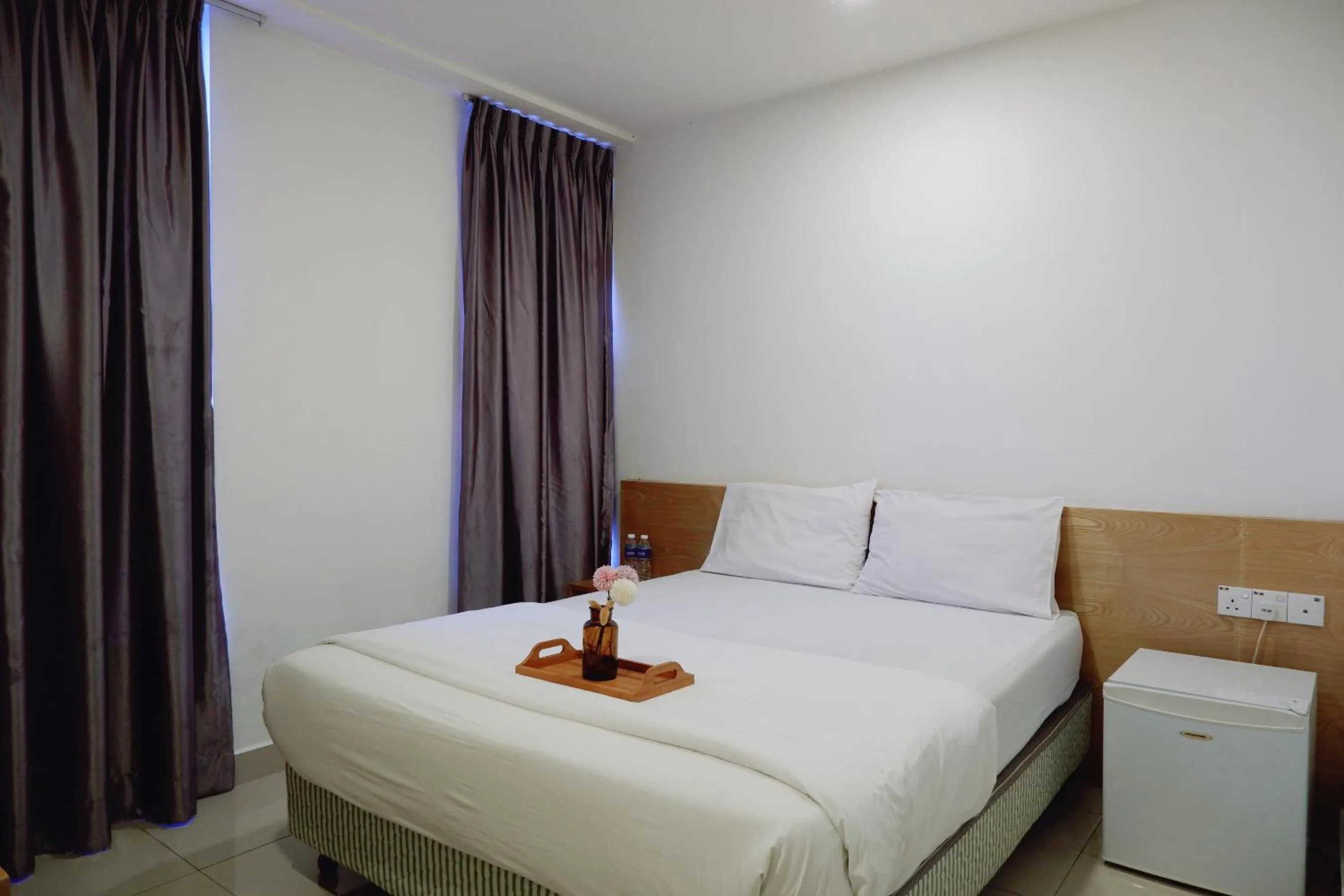 Bedroom, Bed in Iris Hotel