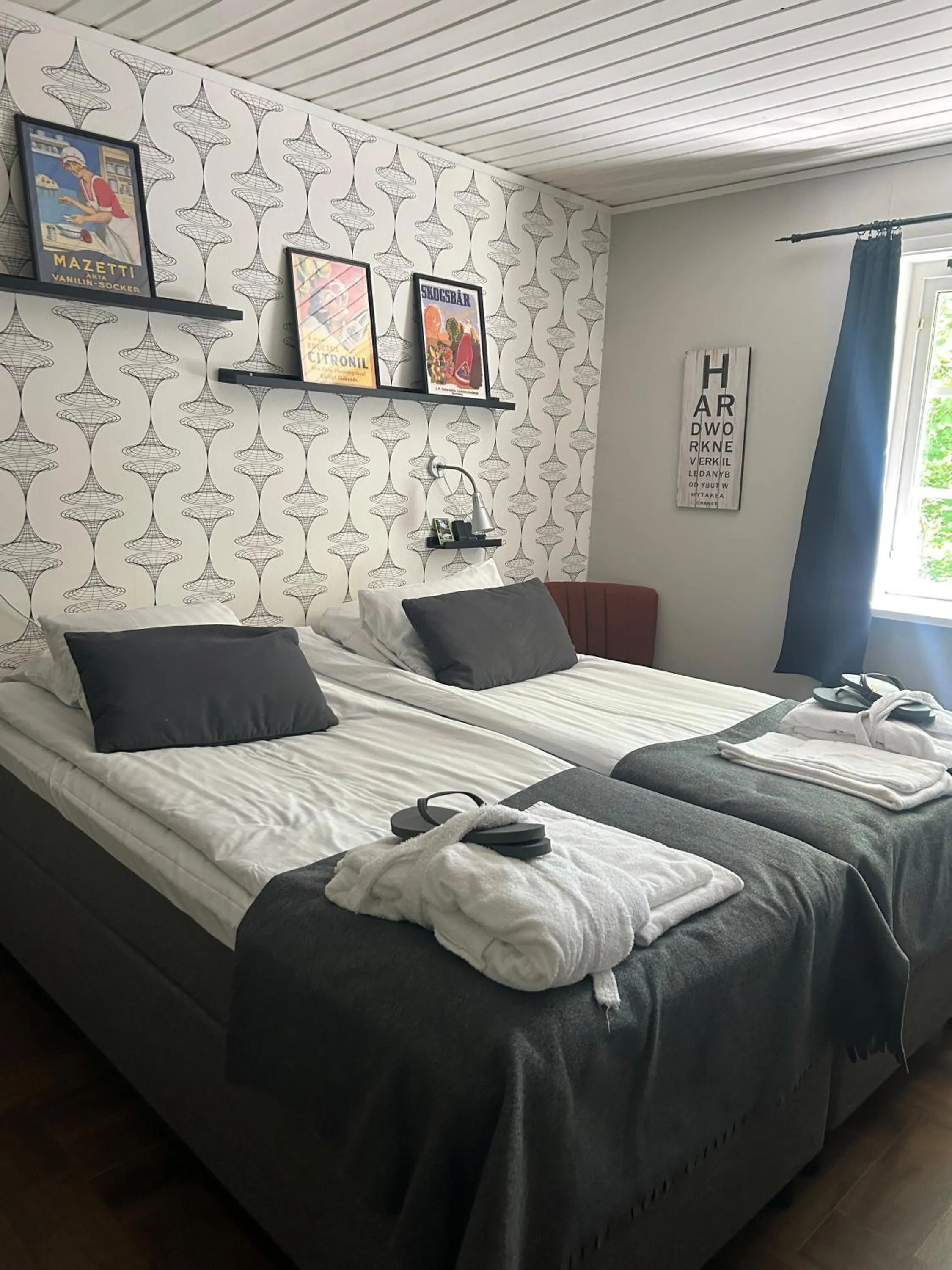 Bed in STF Korrö Gårdshotell - B&B