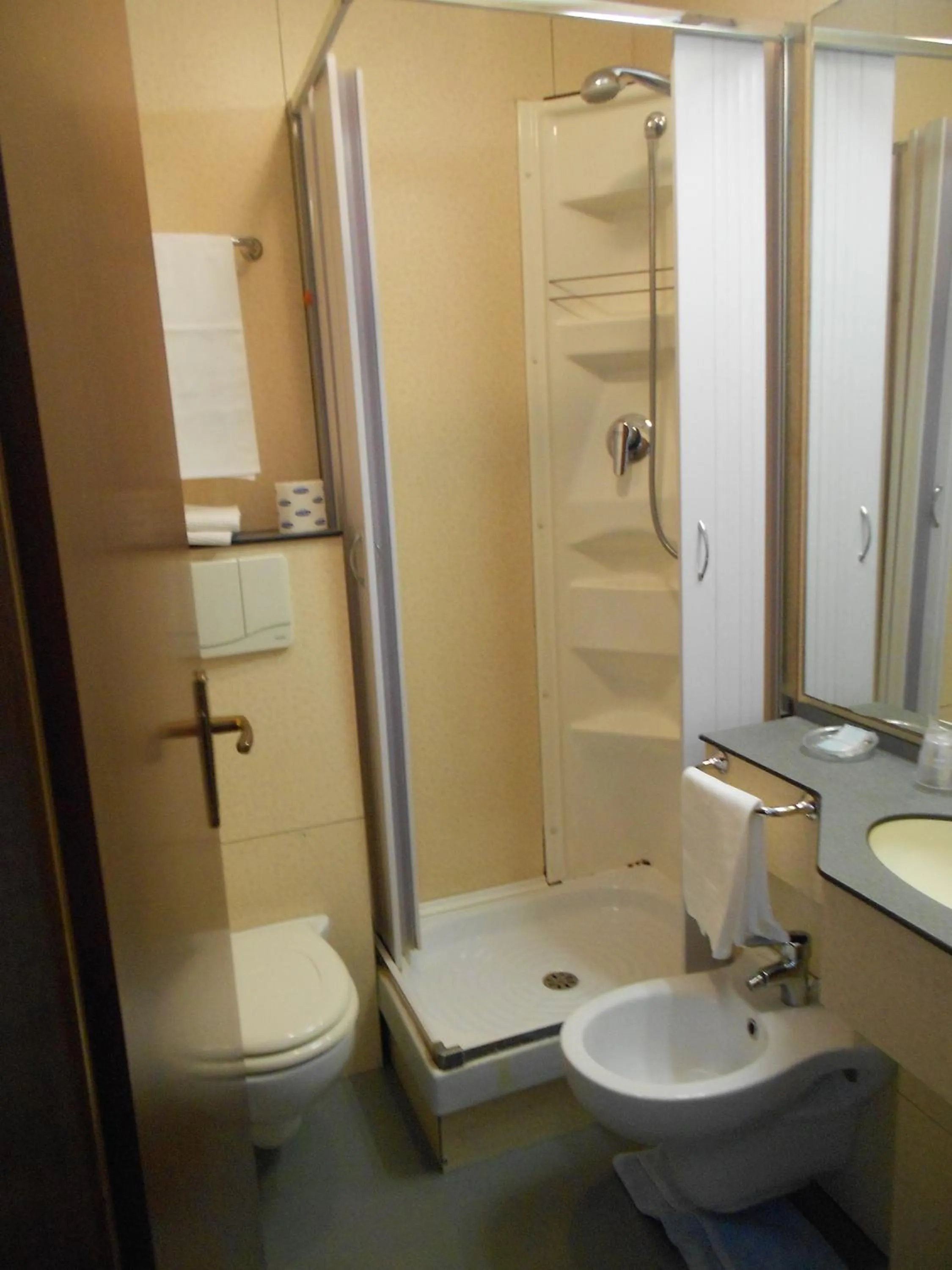 Bathroom in Albergo La Vela