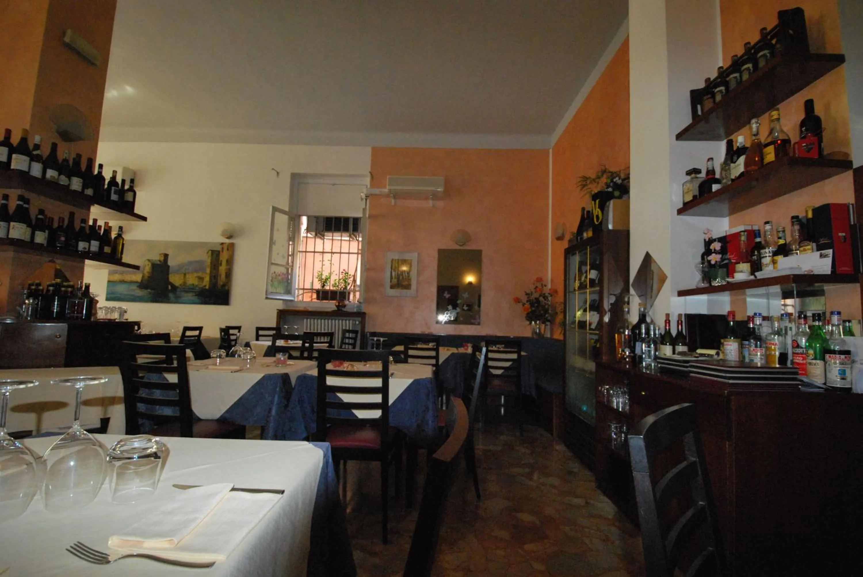 Restaurant/places to eat in Albergo La Vela