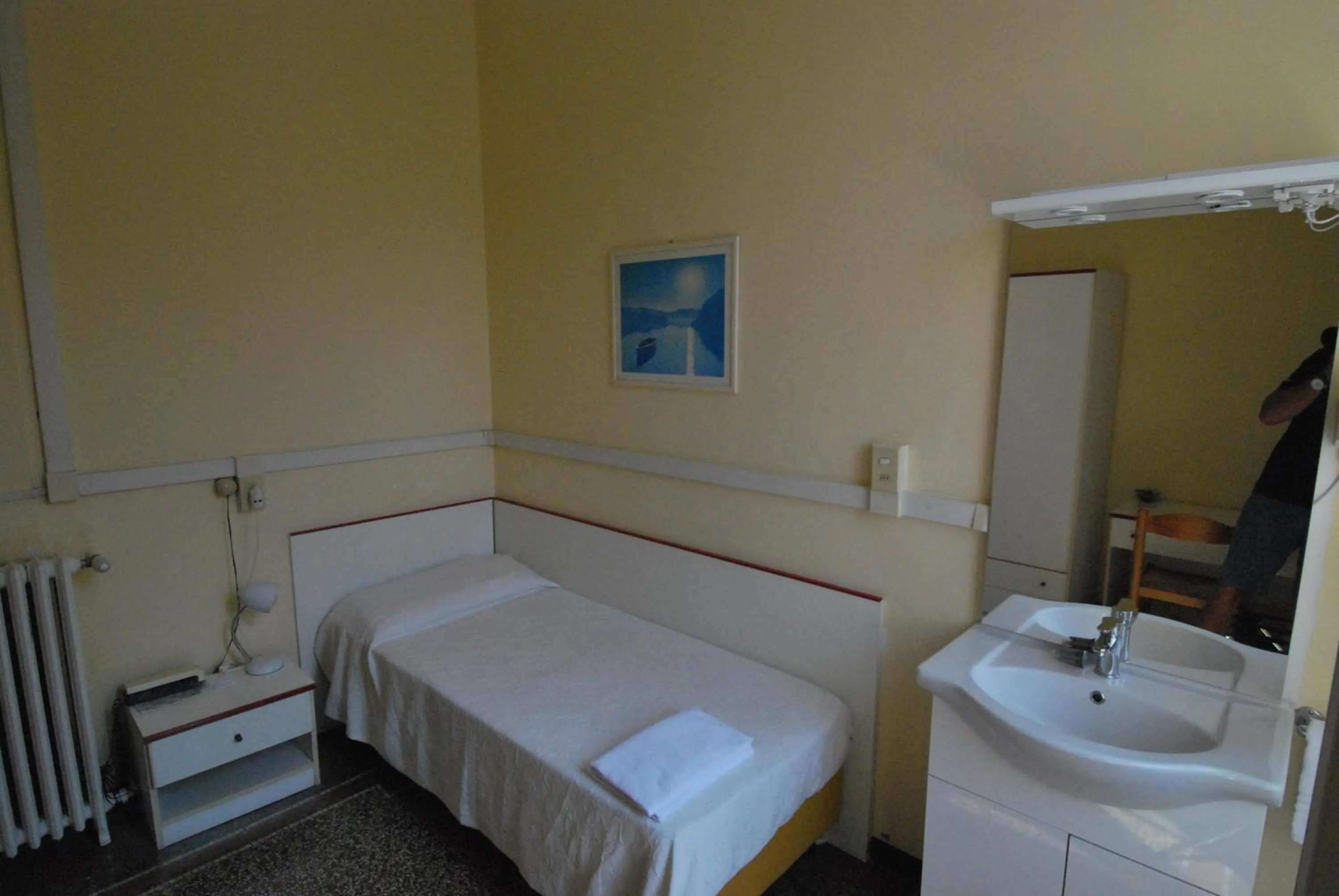 Photo of the whole room, Bed in Albergo La Vela
