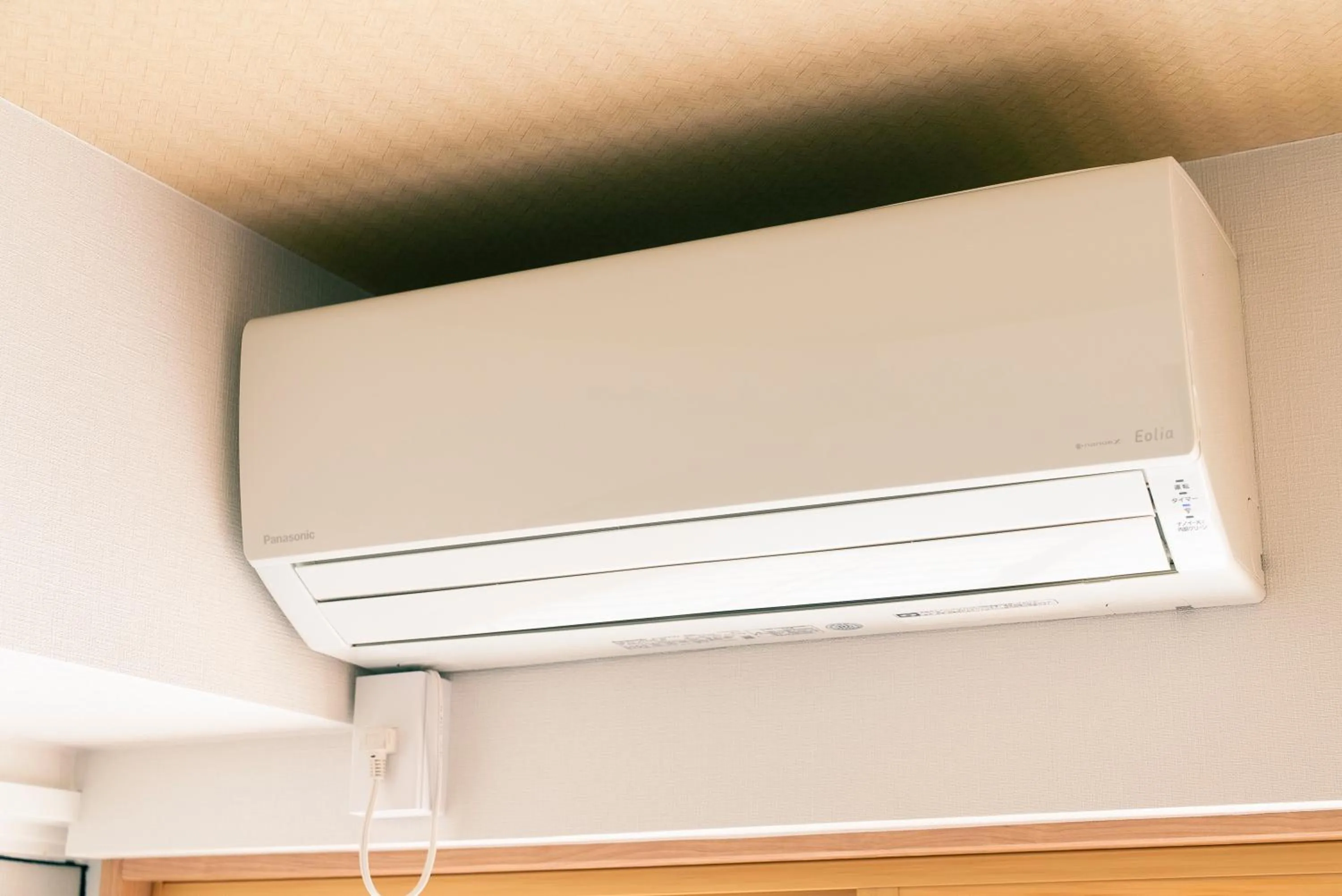 air conditioner in Yokohama Classic Apartment