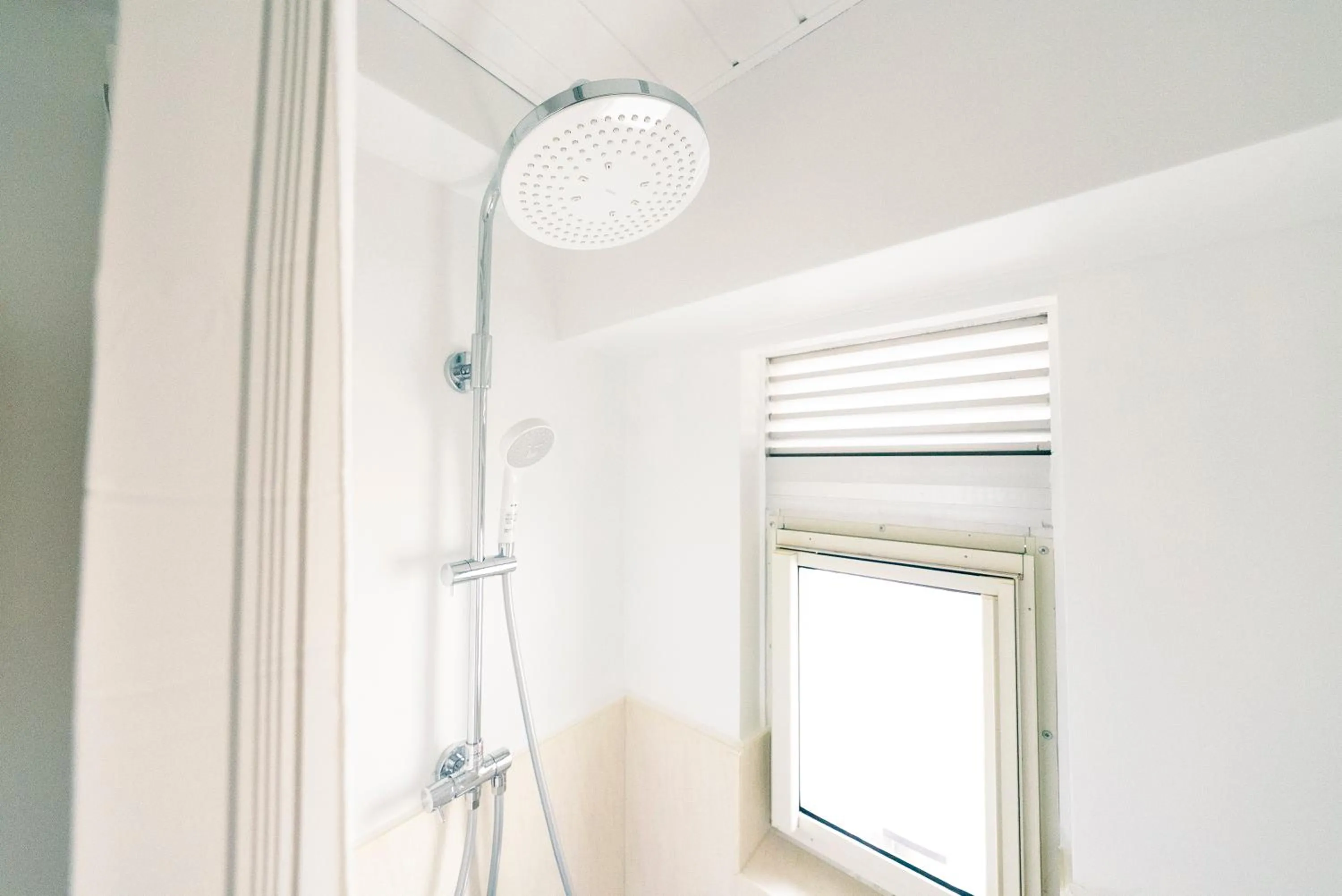 Shower in Yokohama Classic Apartment