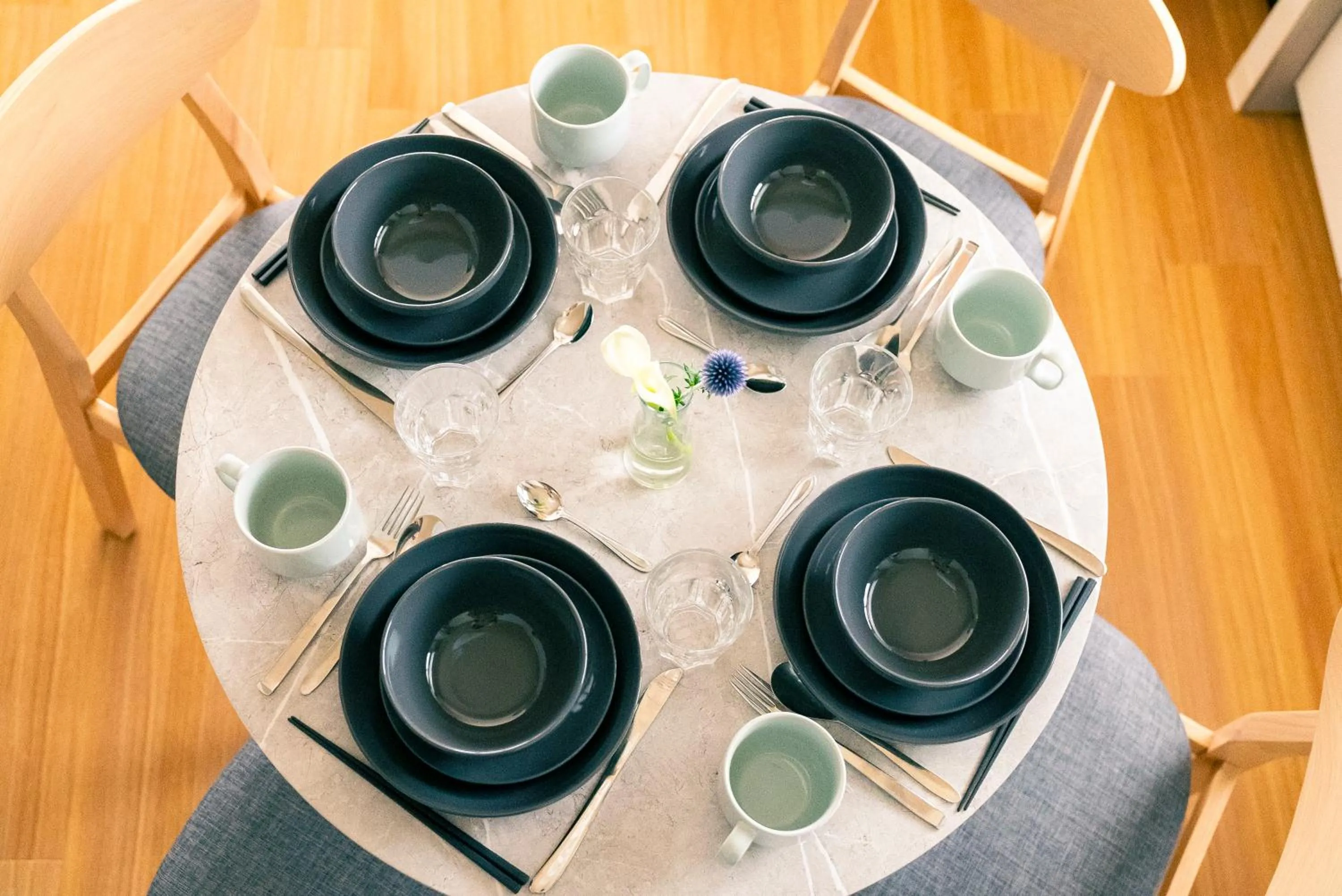 Dining area in Yokohama Classic Apartment