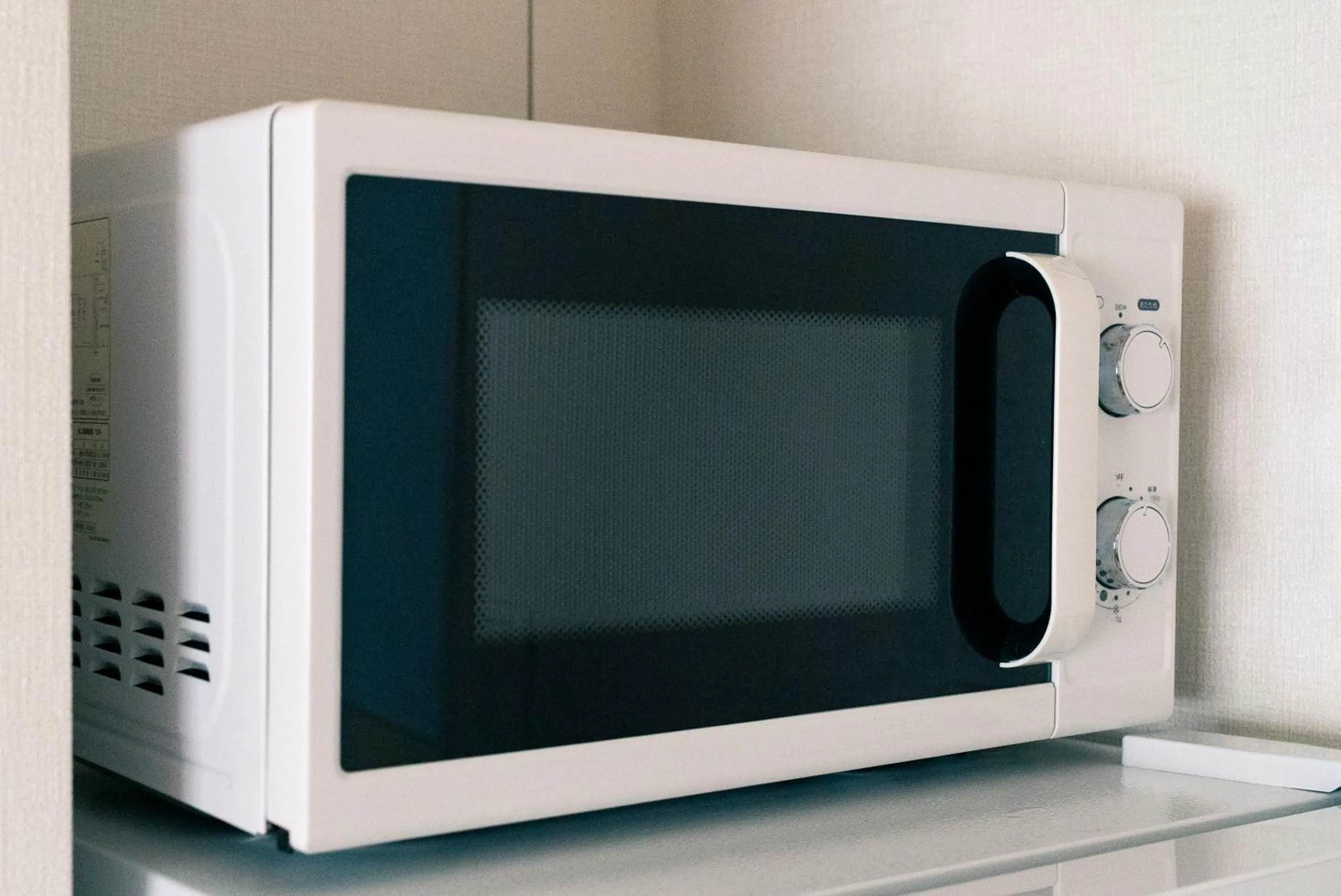 microwave in Yokohama Classic Apartment